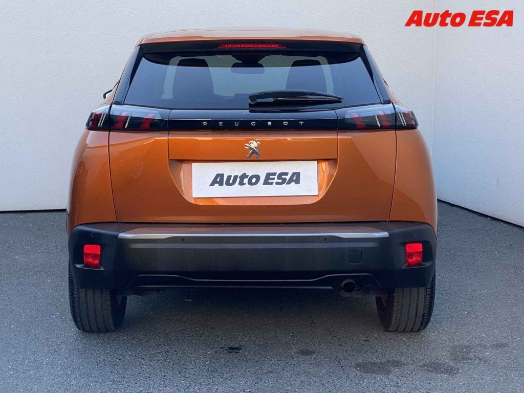 Peugeot 2008, 1.2 - fotka 5