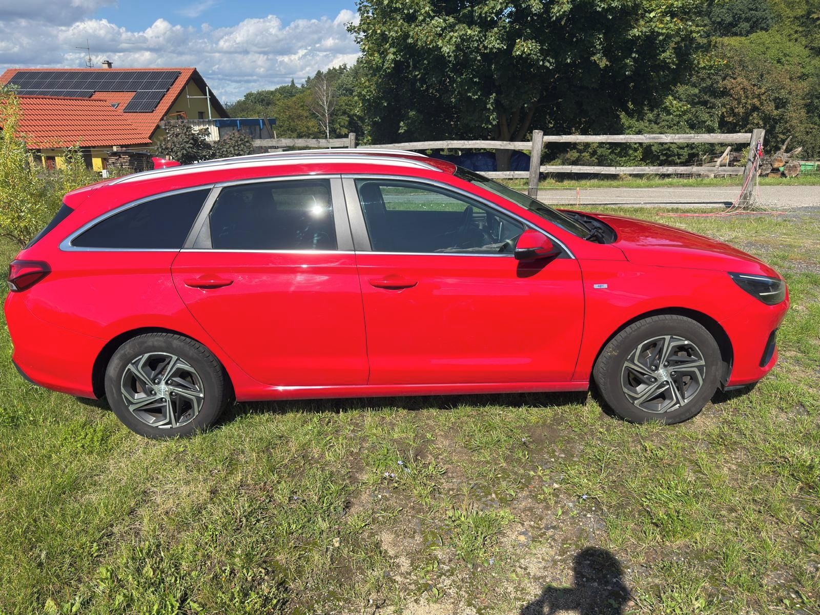 Hyundai i30, 1,5 TGDi automat - fotka 3