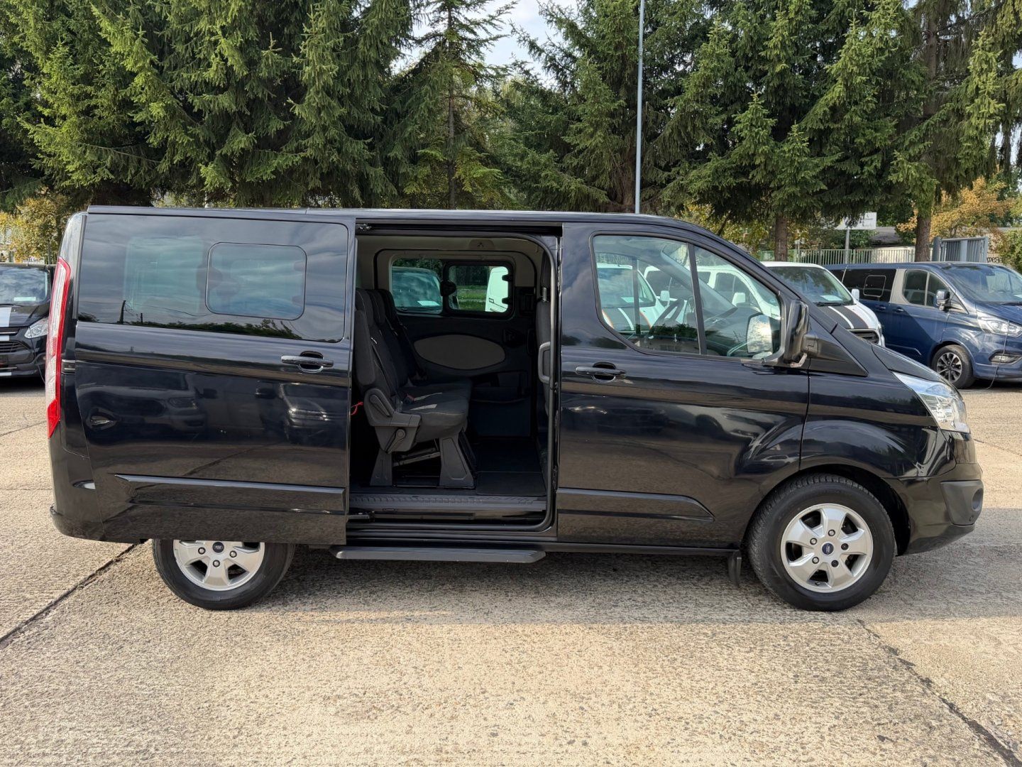 Ford Tourneo Custom, 2.2 114kW 8-MÍST TITANIUM L1 - fotka 5