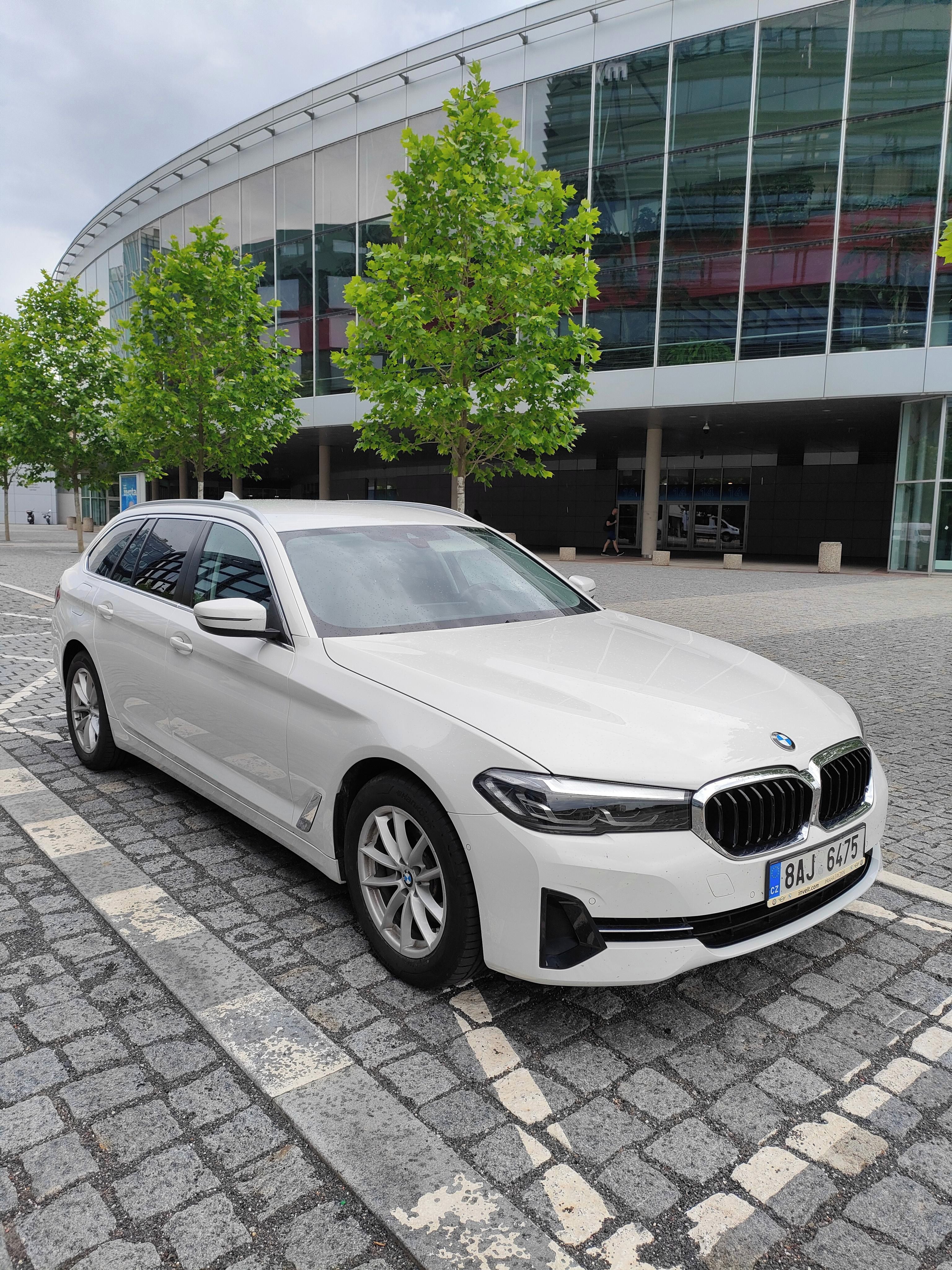 BMW Řada 5, BMW 520d xDrive Touring 140 kW - fotka 5