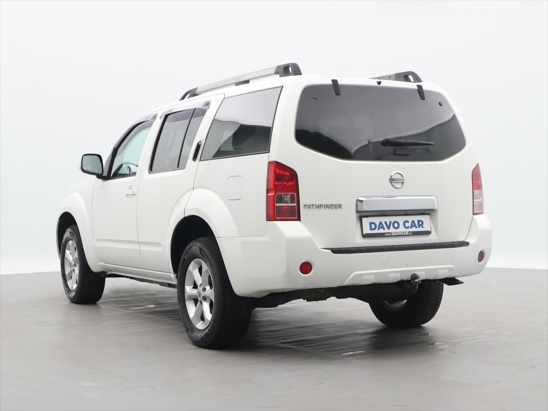 Nissan Pathfinder, 2,5 dCi 140kW 4x4 7-Míst Tažné - fotka 5