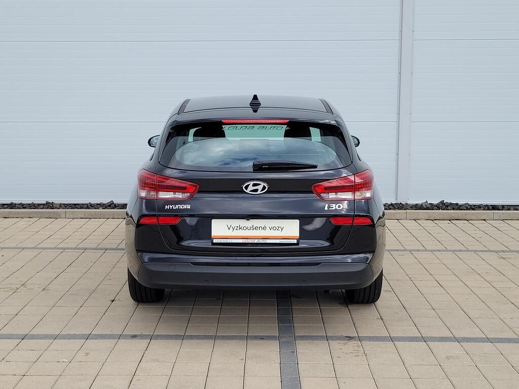 Hyundai i30, Comfort 1.0 GDI 73 kW - fotka 6