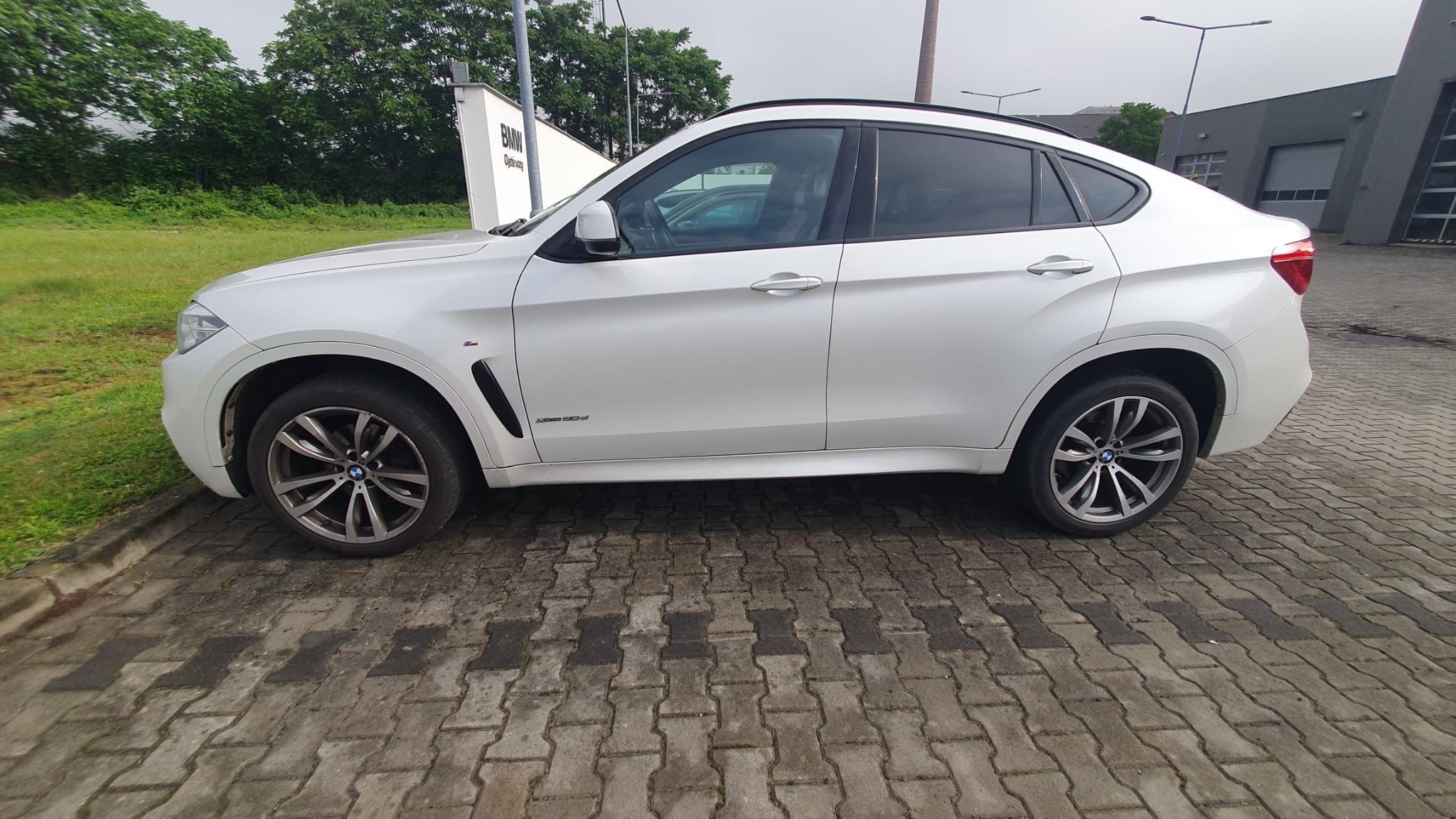 BMW X6, XDrive30d M-sportpaket - fotka 6