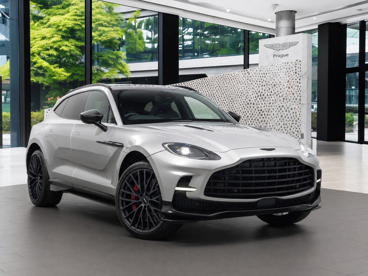 Aston Martin DBX, 707, nový infotainment, PPF
