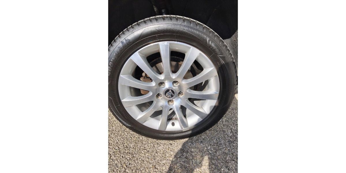 Škoda Yeti, 2.0 TDI 103 kW DSG 4x4 tažné - fotka 4
