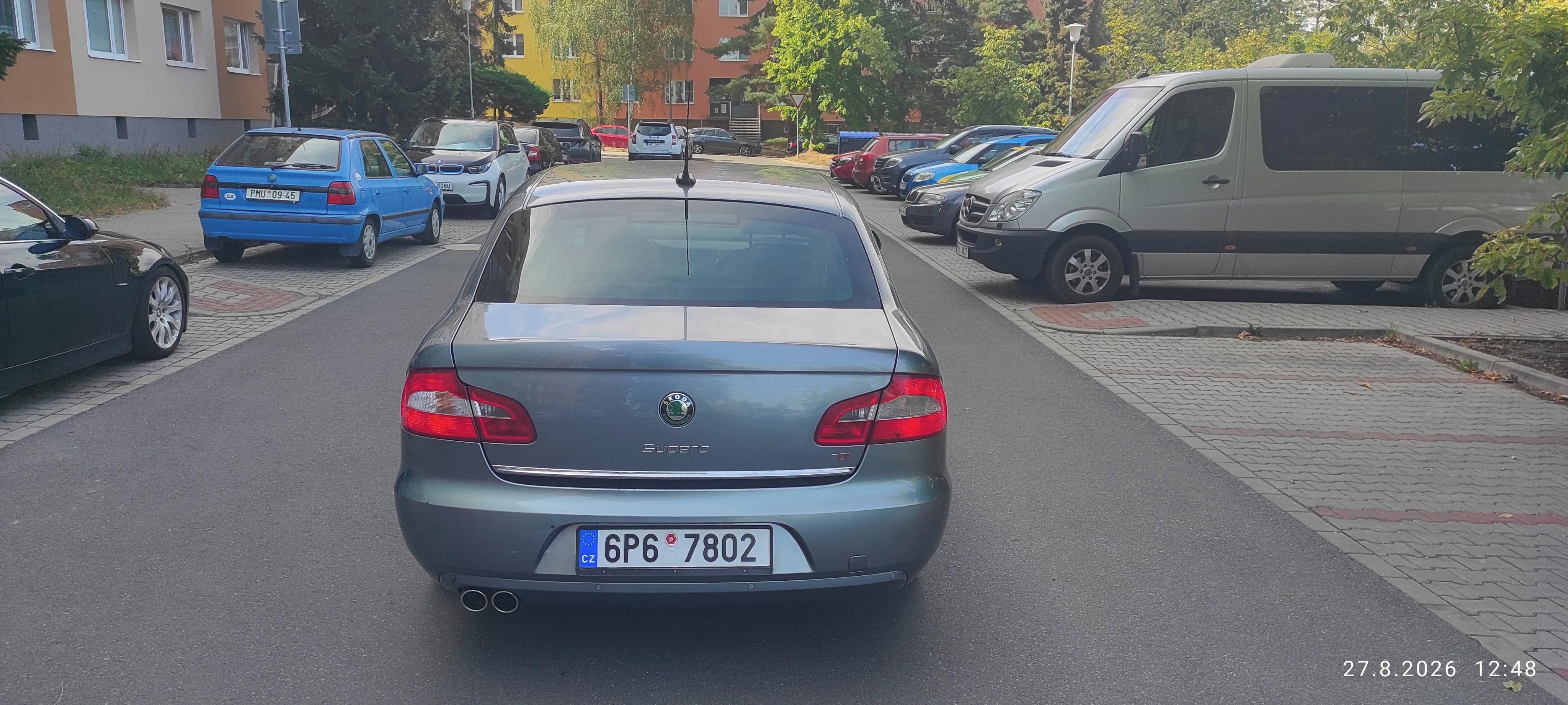 Škoda Superb, 125kw,  automat,klimatizace - fotka 5