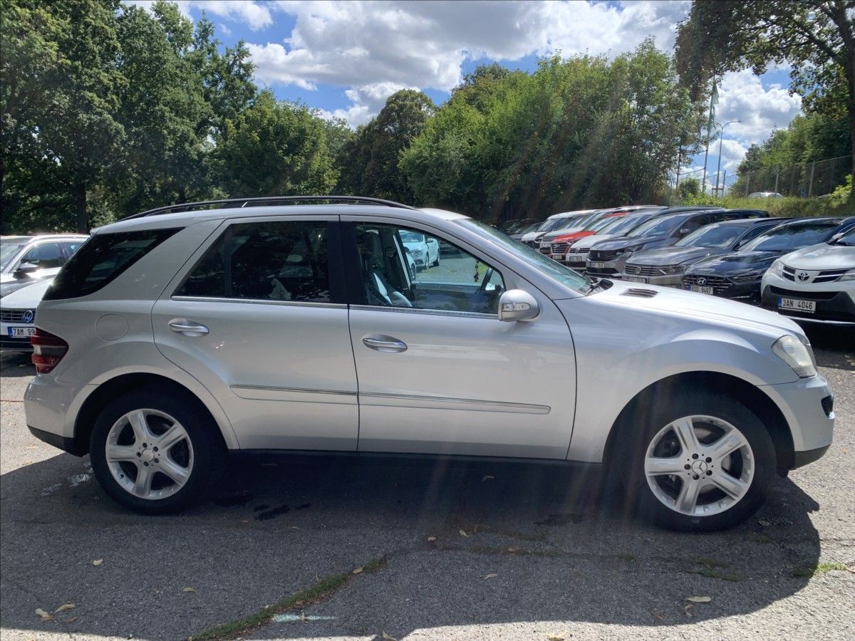 Mercedes-Benz Třídy M, 4,0 CDI - fotka 4