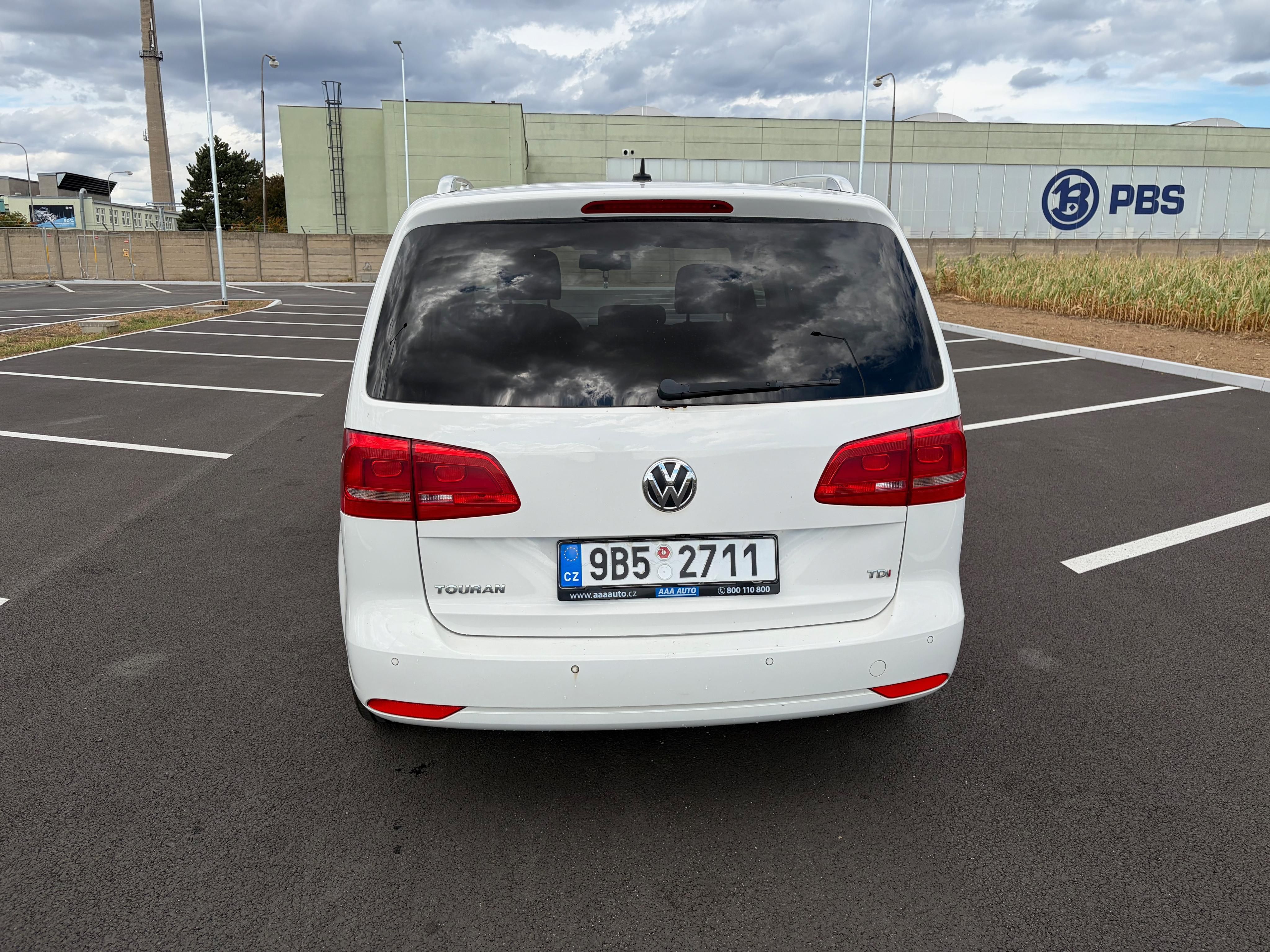 Volkswagen Touran, 1.6 TDi, 77kW manual - fotka 6