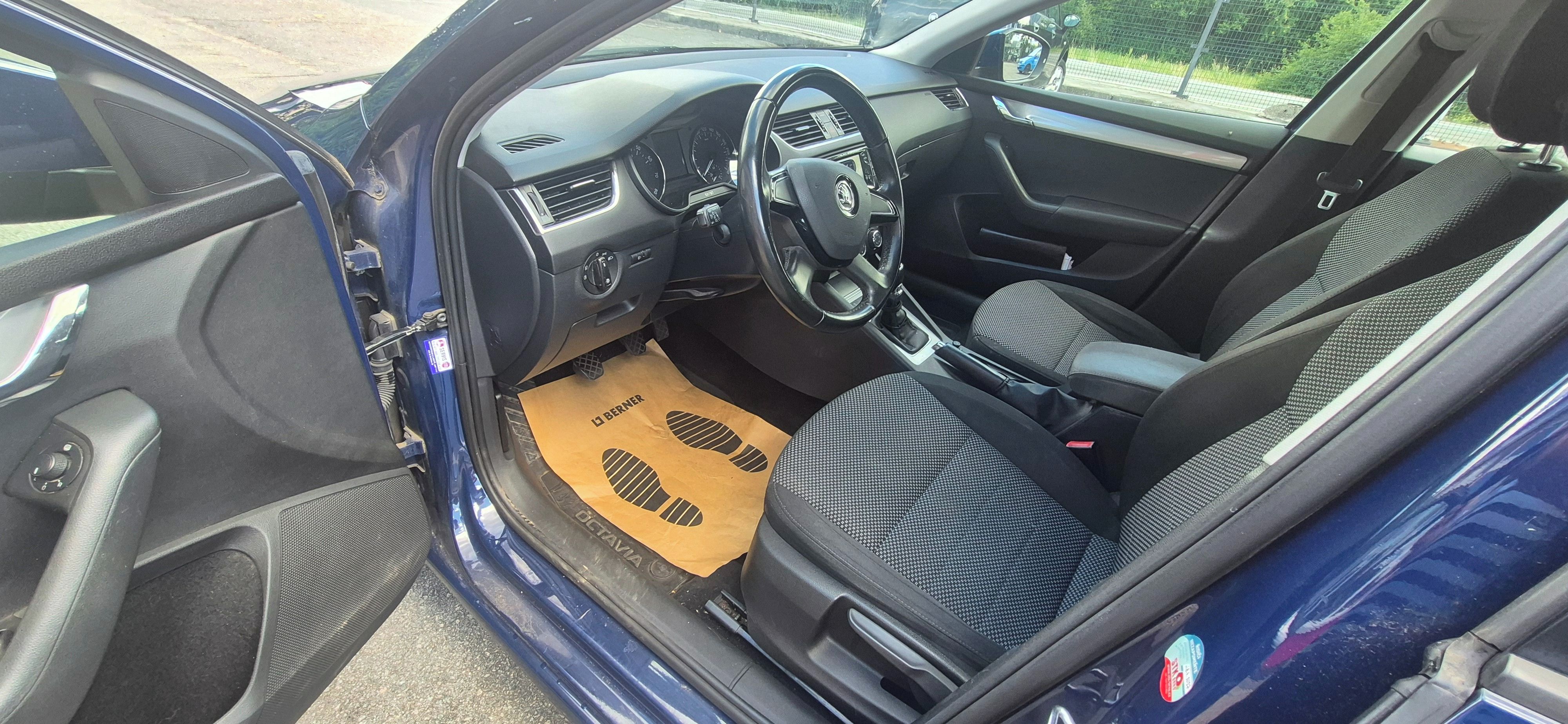 Škoda Octavia, 1,2, TSI, 77 kw,  rok 2015, - fotka 4