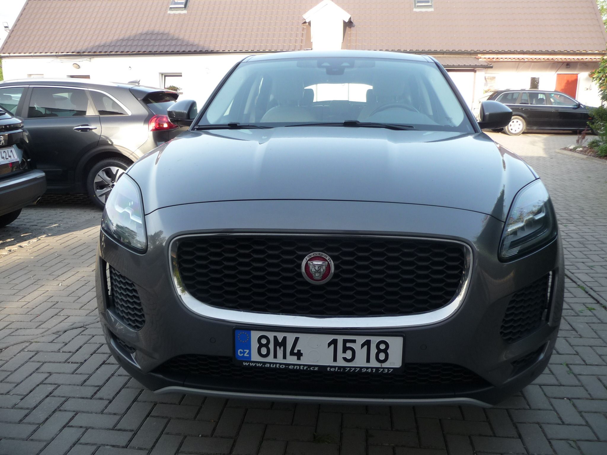 Jaguar E-Pace, 2.0 147KW R-Dynamic 4x4 - fotka 2