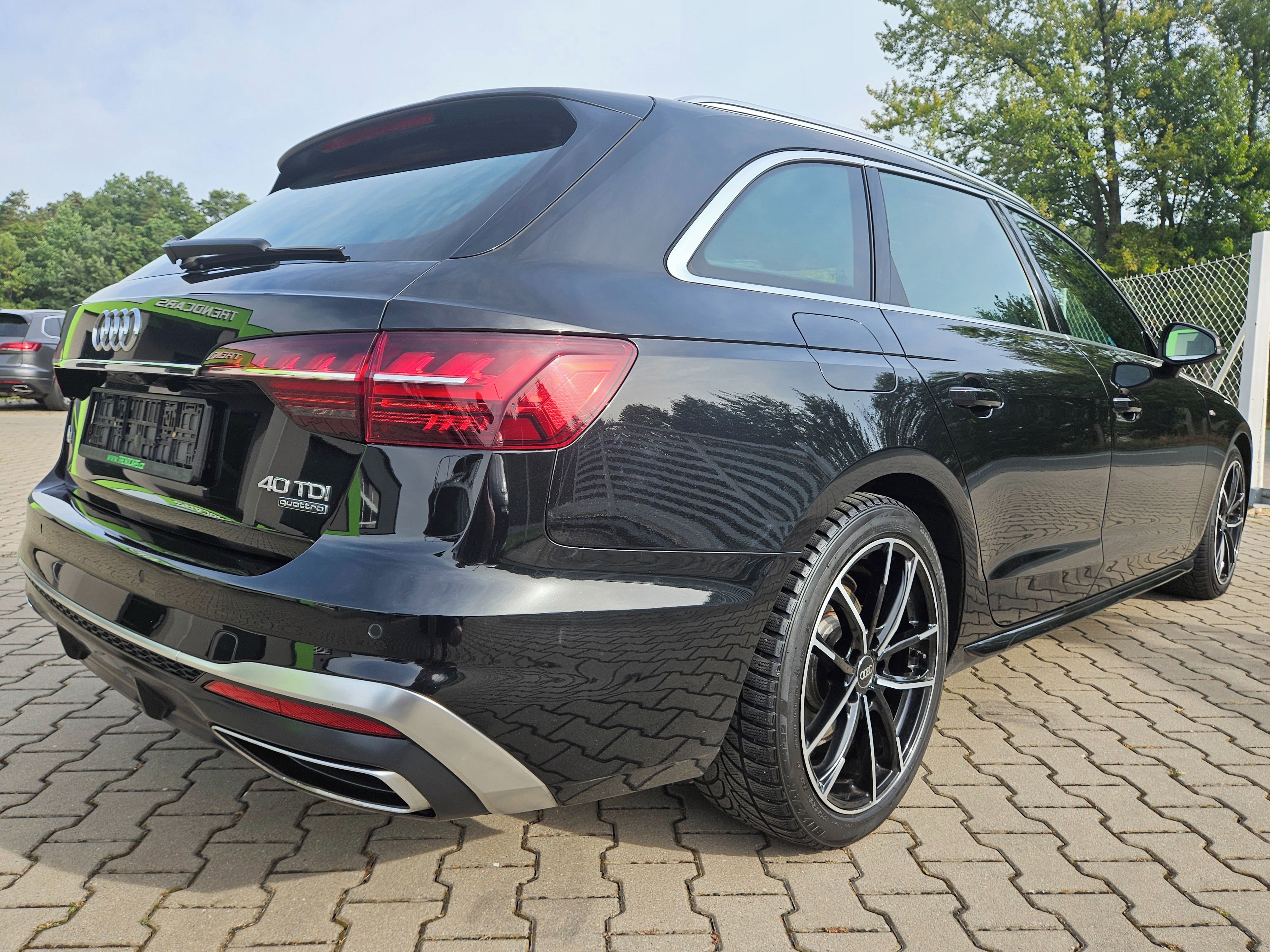 Audi A4, 40TDi Quattro 140KW S-LINE DPH - fotka 4