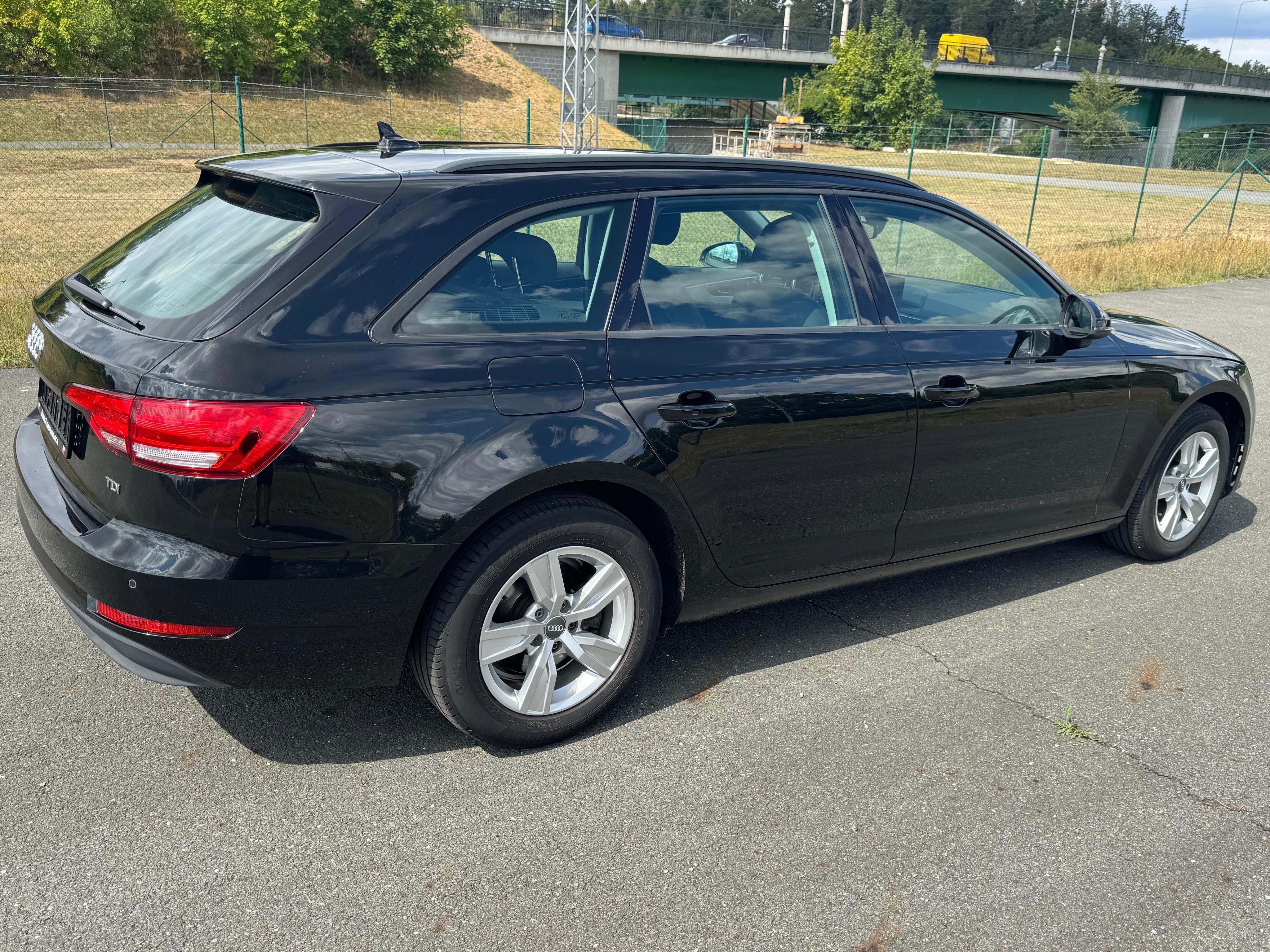 Audi A4, COMBI FACELIFT 2.0 TDI - fotka 3