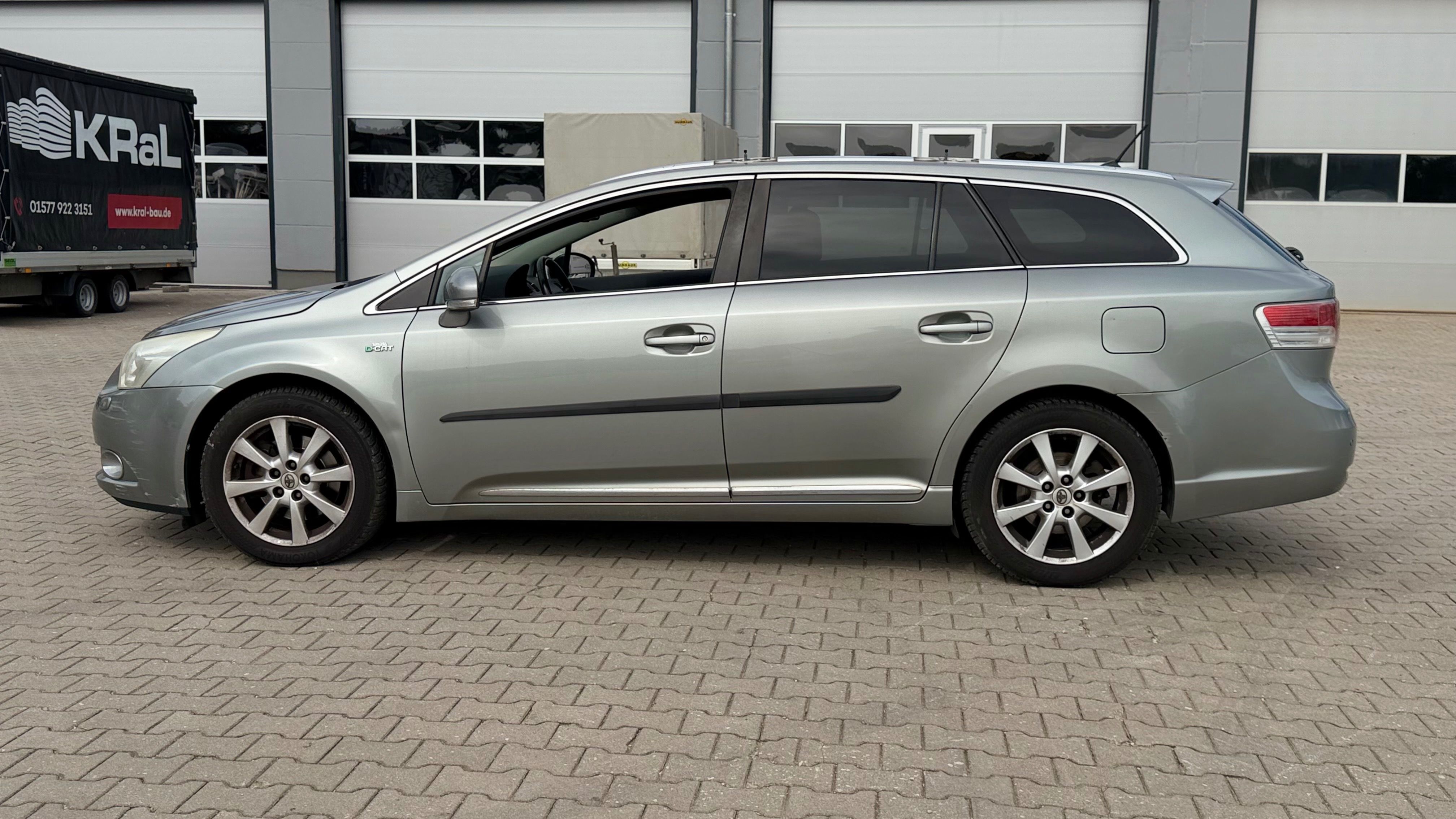Toyota Avensis, 2.2Dcat automat převodovka - fotka 5