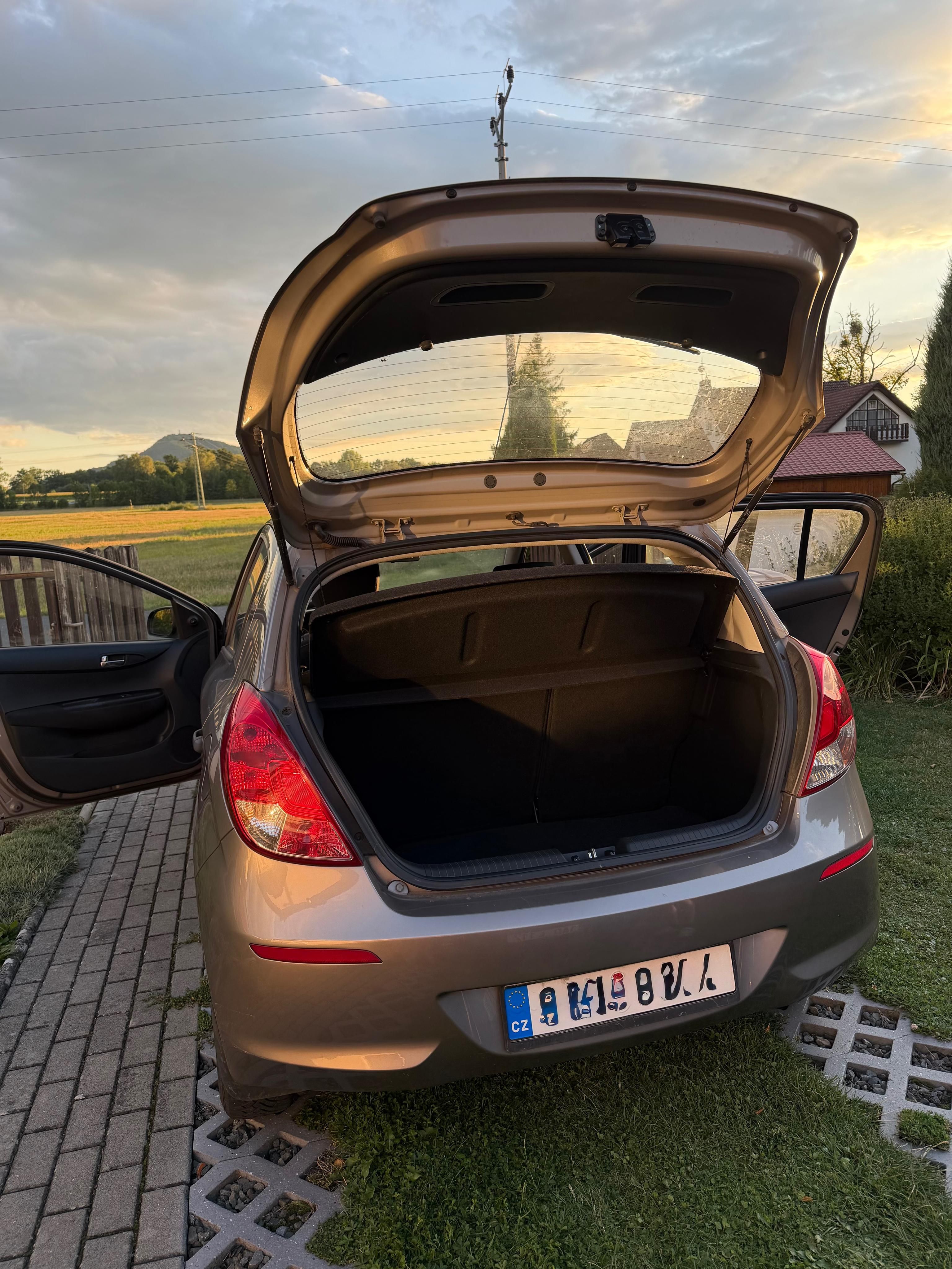 Hyundai i20, Hyundai i20, 1.3., 62kw, klima - fotka 5