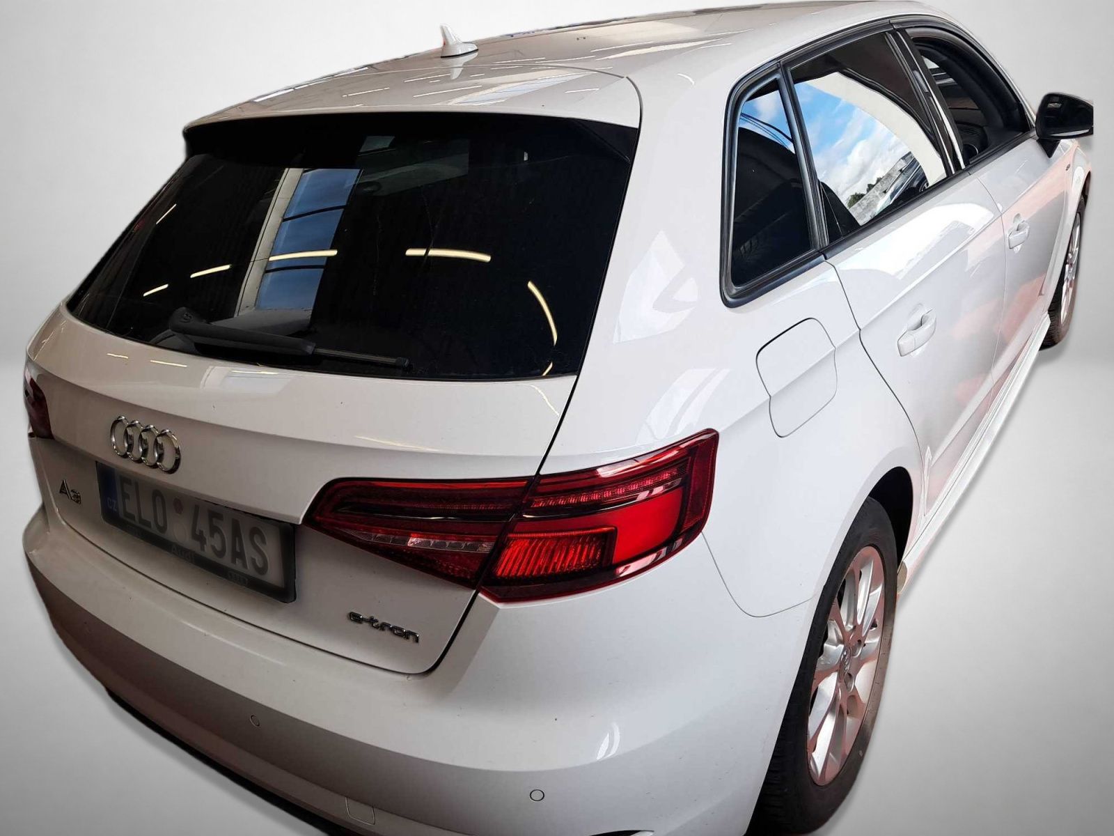Audi A3, e-tron, Automat, Navi - fotka 2