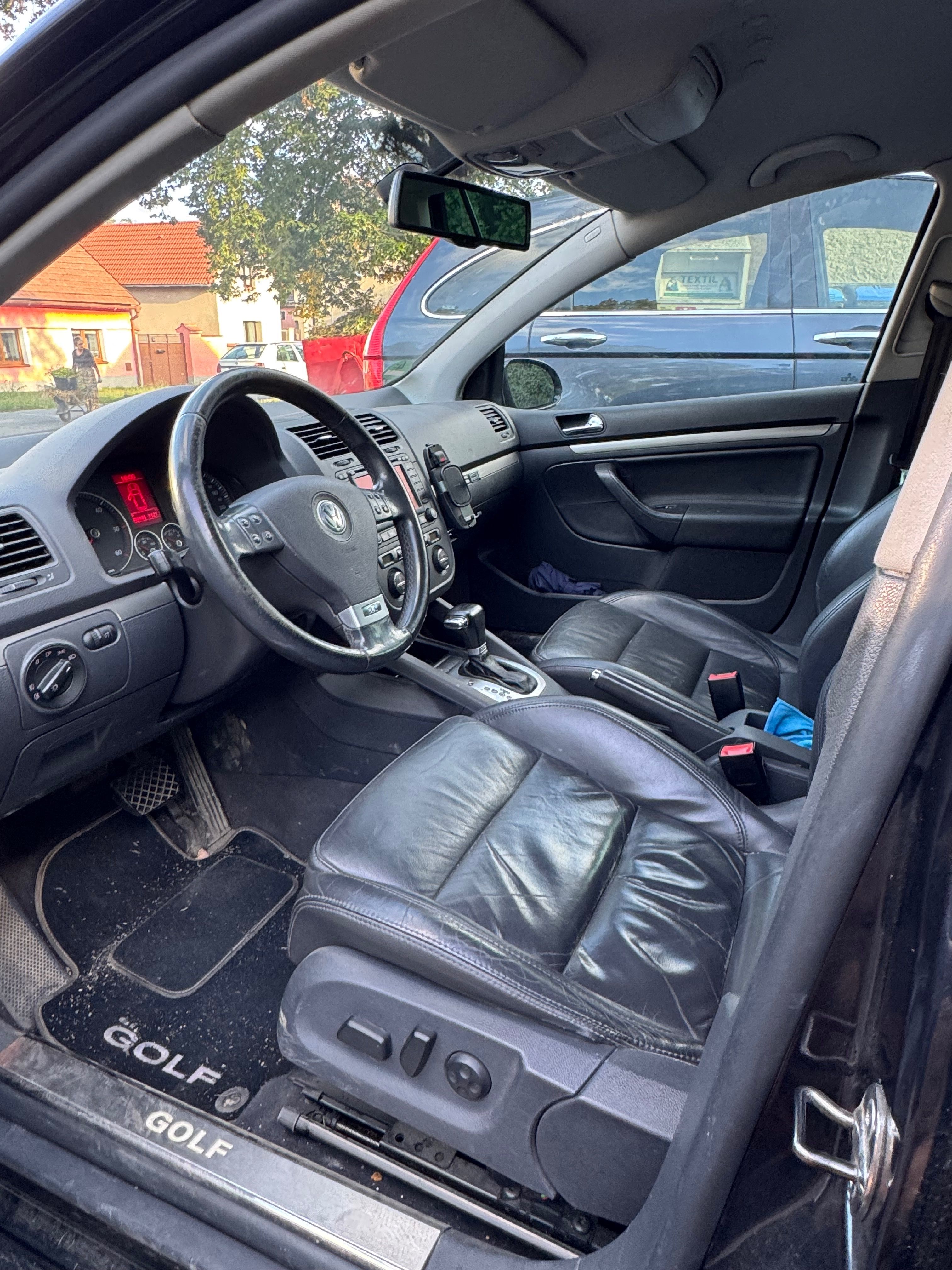 Volkswagen Golf, 2.0 TDI 103 kw - fotka 6