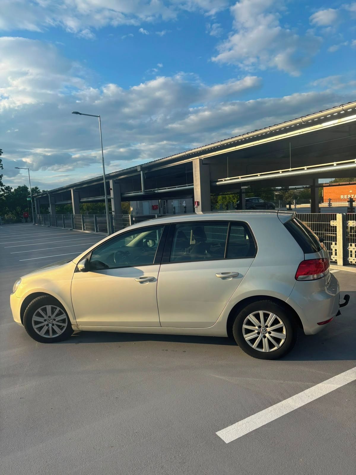 Volkswagen Golf, 1,2 TSI koupeno nové v Č.R - fotka 4