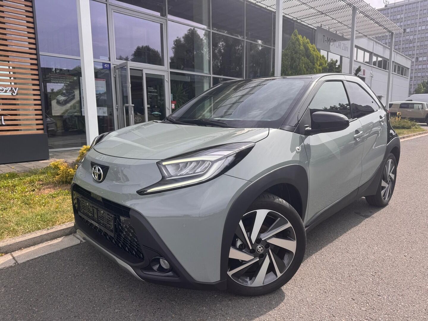 Toyota Aygo, 1,0 Executive Smart - fotka 4