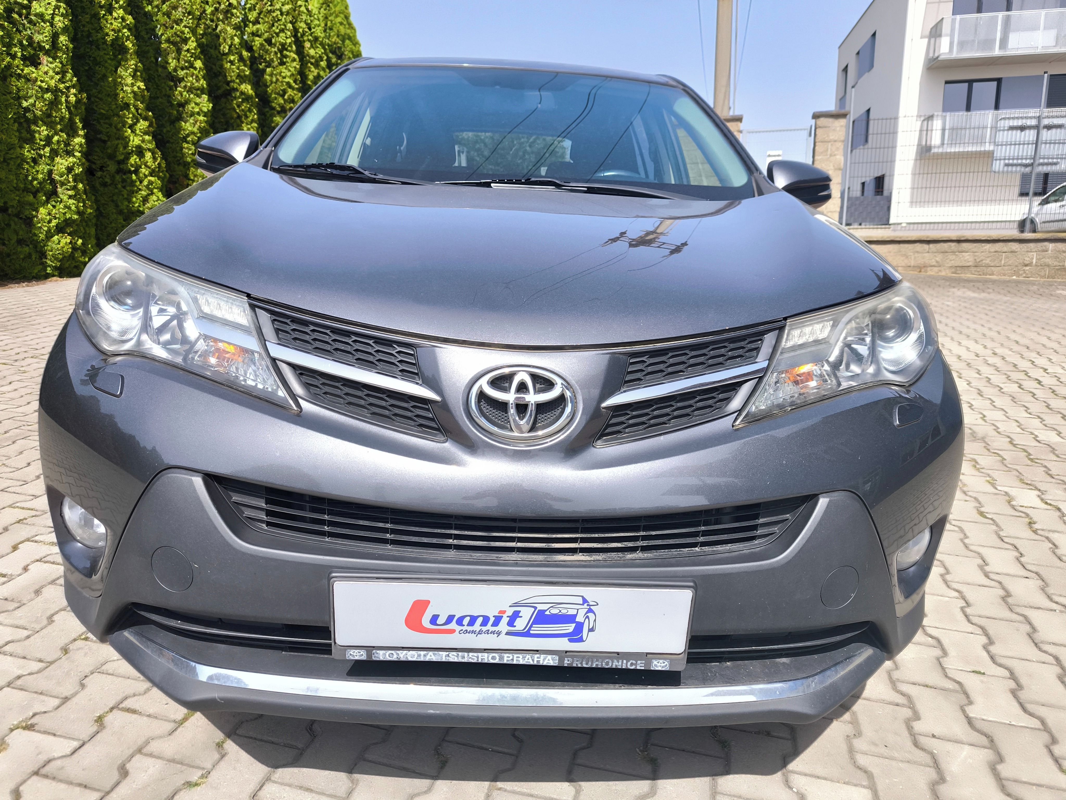 Toyota Rav4, 2.2D-4D 4x4 - fotka 2