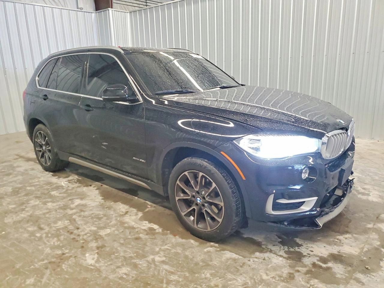 BMW X5, Auto na cestě - fotka 2