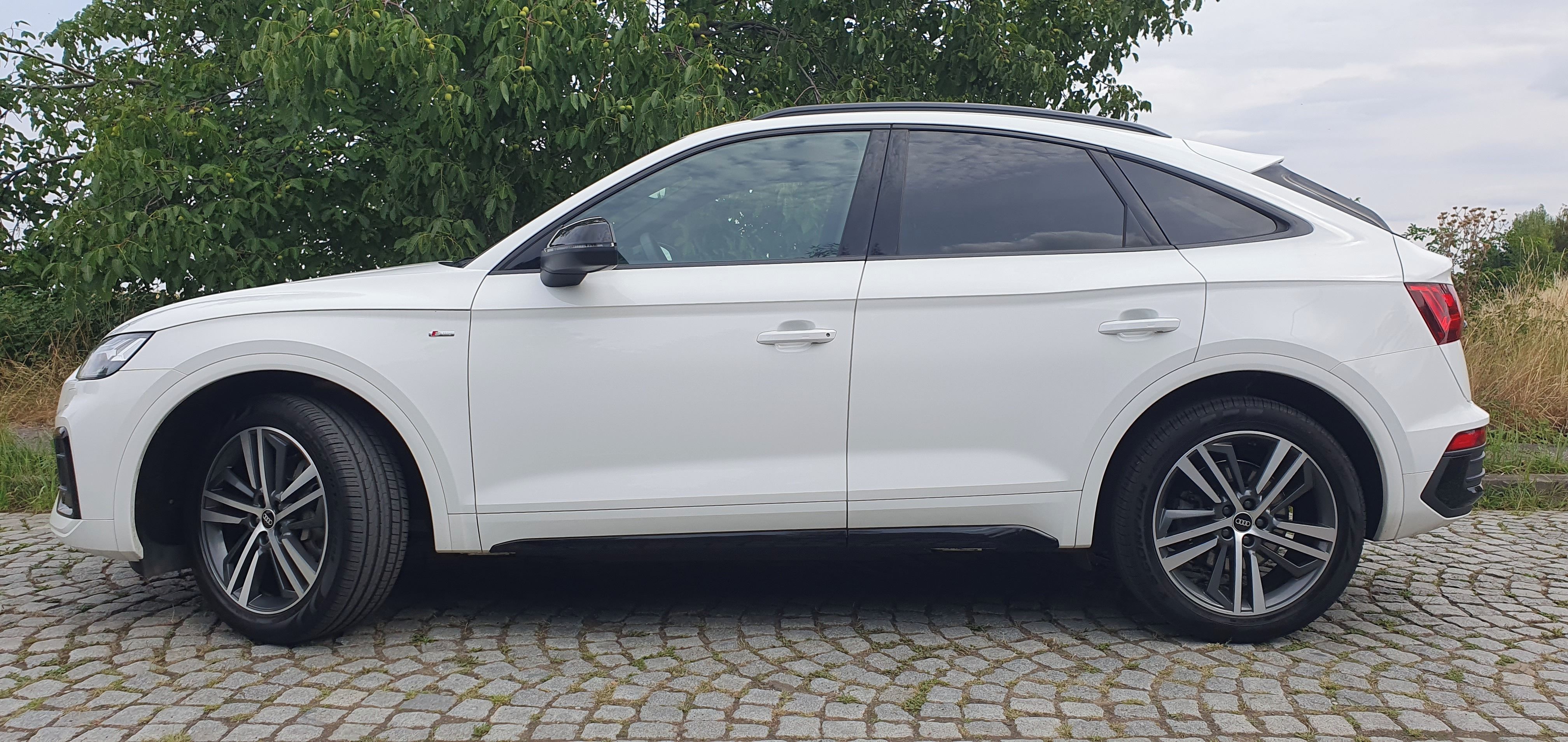 Audi Q5, 40TDI 4X4 150kW/S-LINE/DPH/ČR - fotka 2