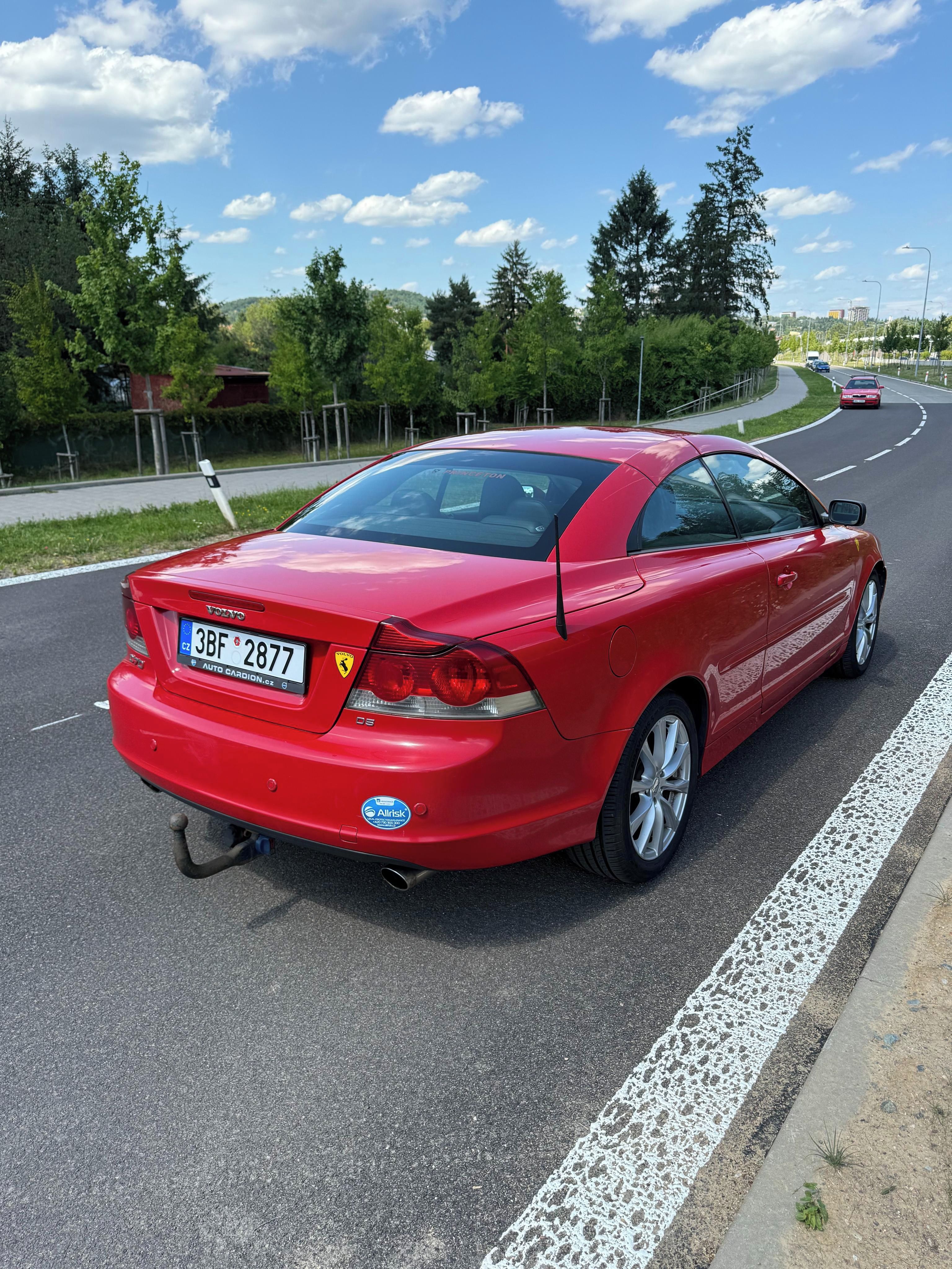 Volvo C70, D5 automat - kupe /kabriolet - fotka 5