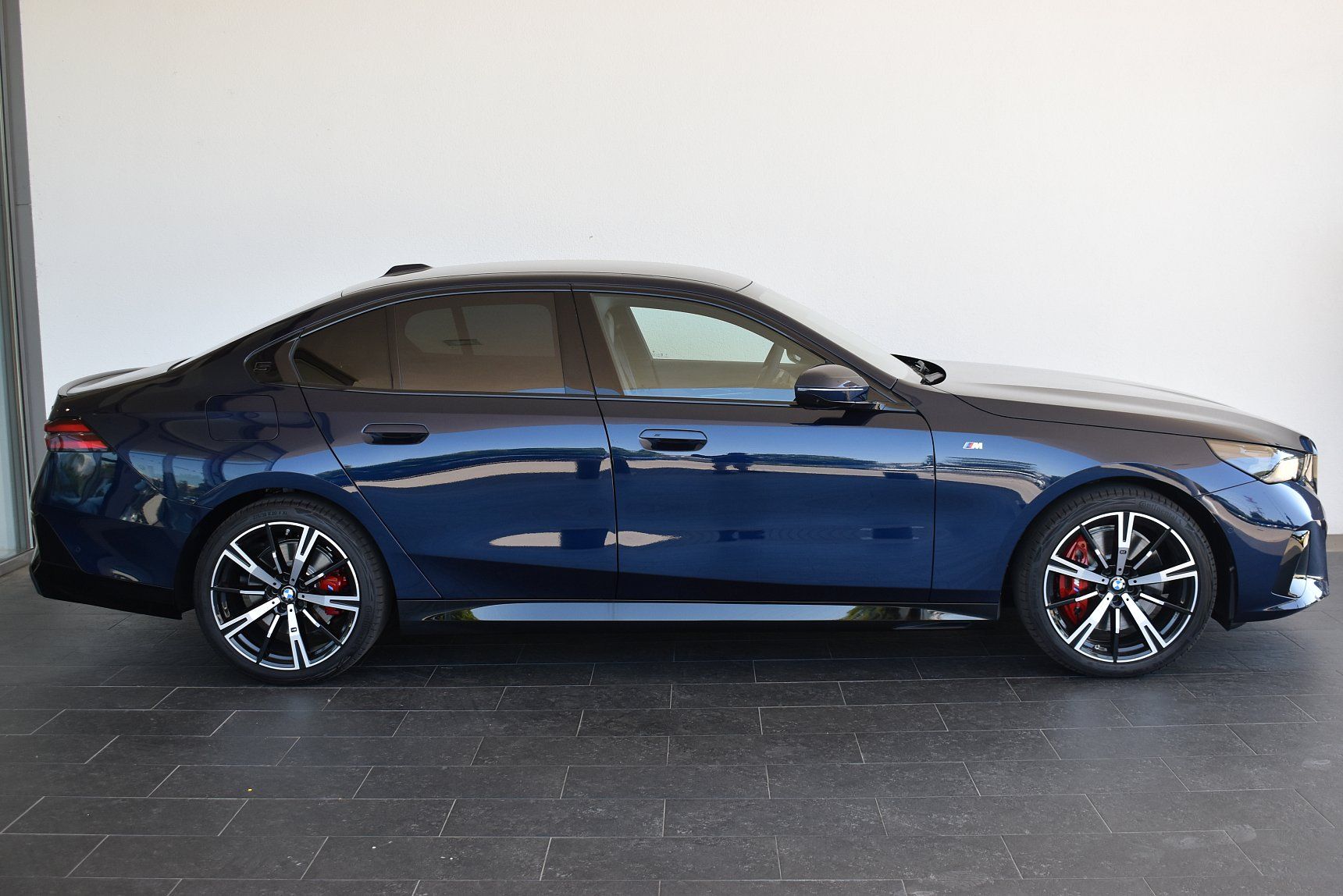 BMW Řada 5, 540d xDrive, Sedan - fotka 3