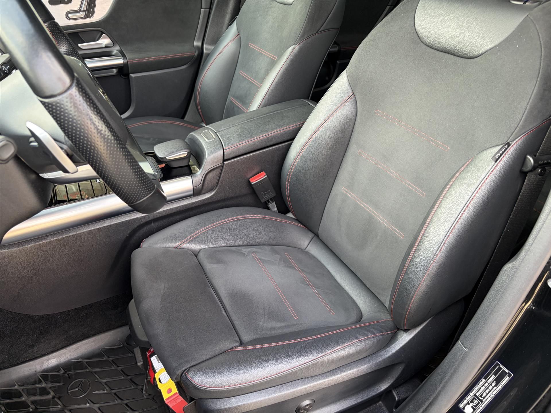 Mercedes-Benz GLA, GLA 200*AMG paket - fotka 6