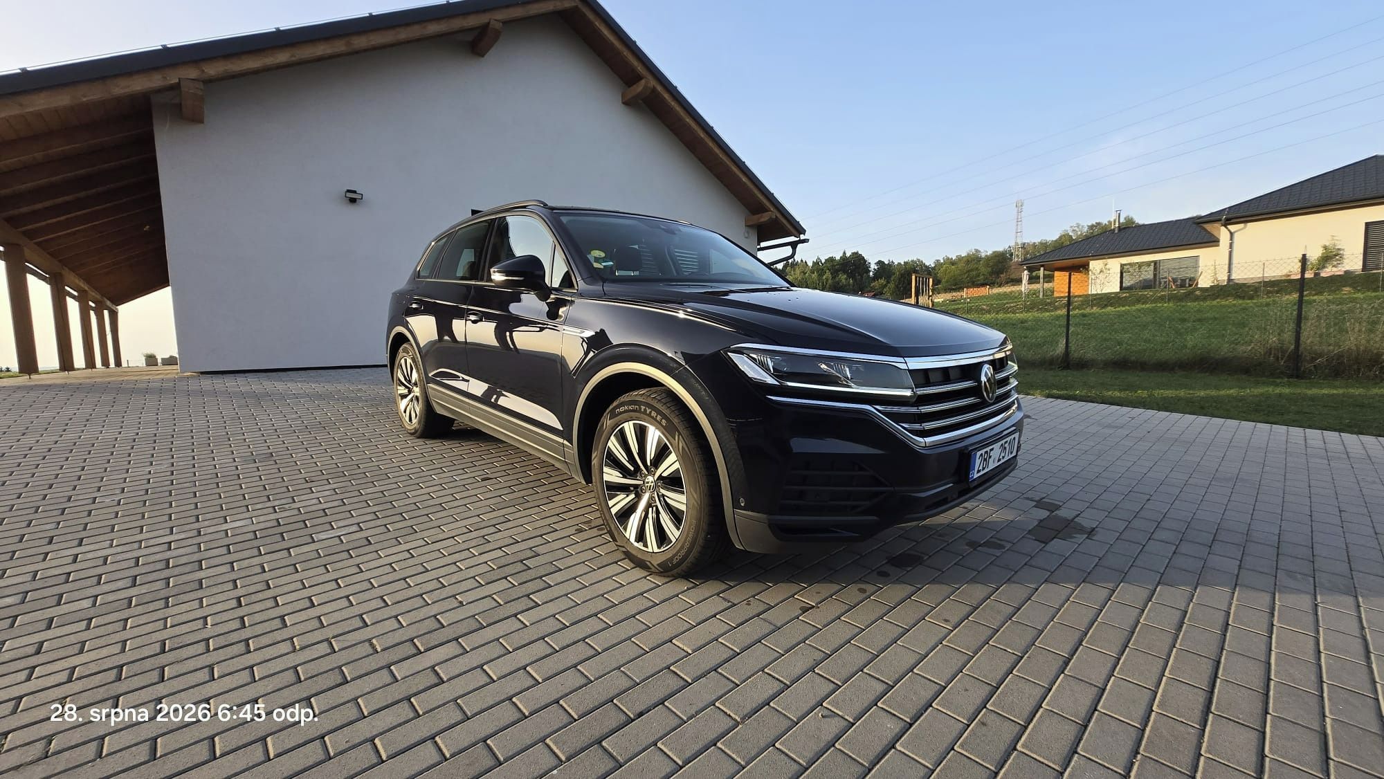 Volkswagen Touareg, vzduch, el.tažné,garážované