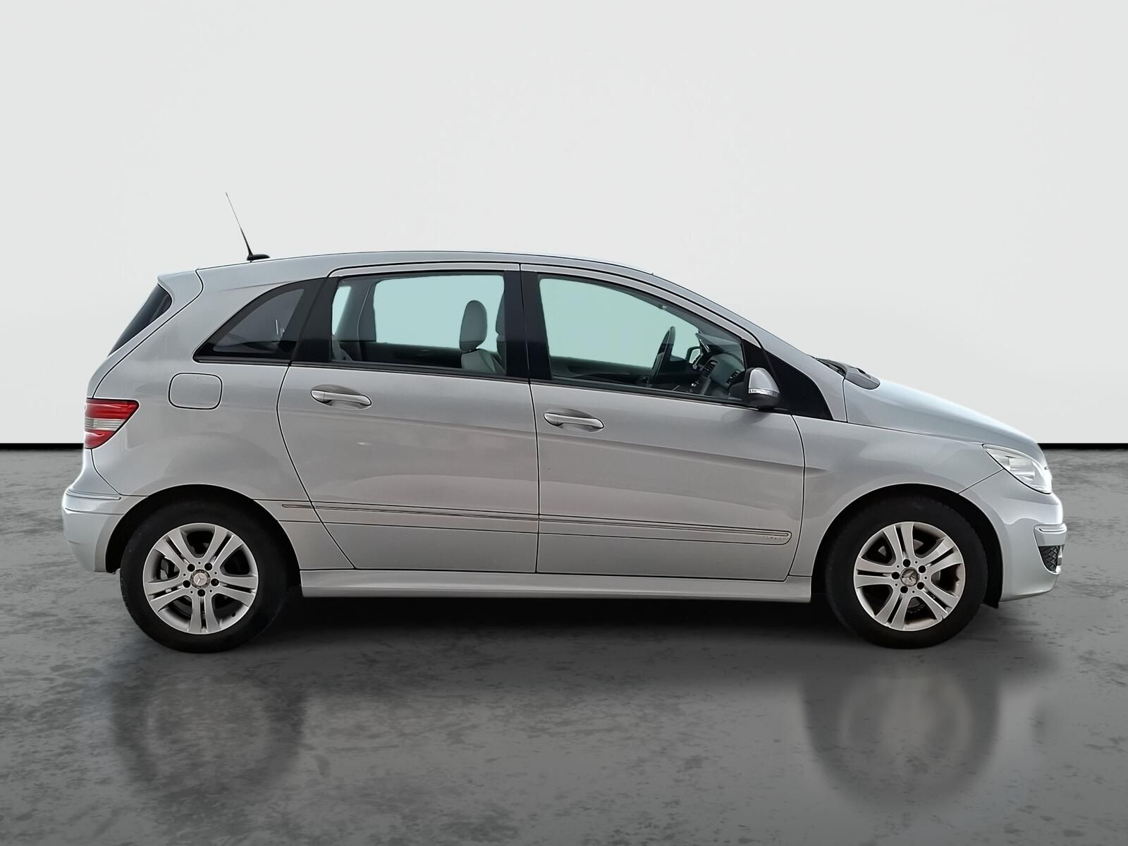 Mercedes-Benz Třídy B, 180 CDI - fotka 6