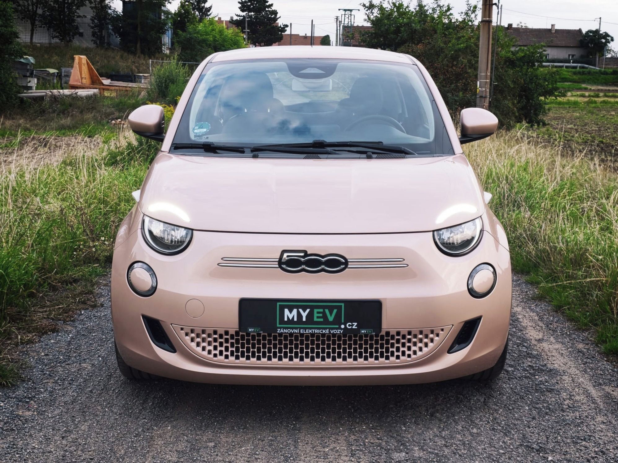 Fiat 500E, 42 kWh ICON ZÁRUKA DPH SOH 90% - fotka 2