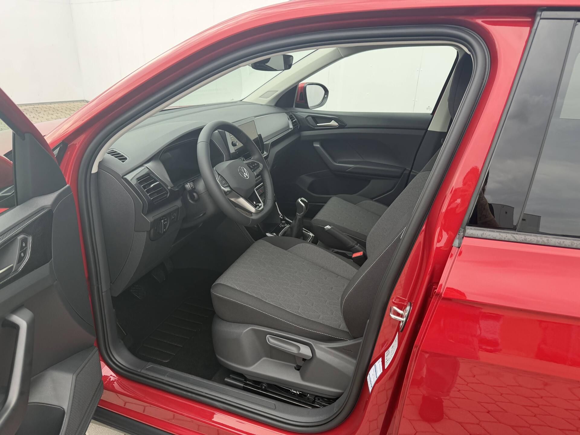 Volkswagen T-Cross, Love 6G 1.0TSI - fotka 5