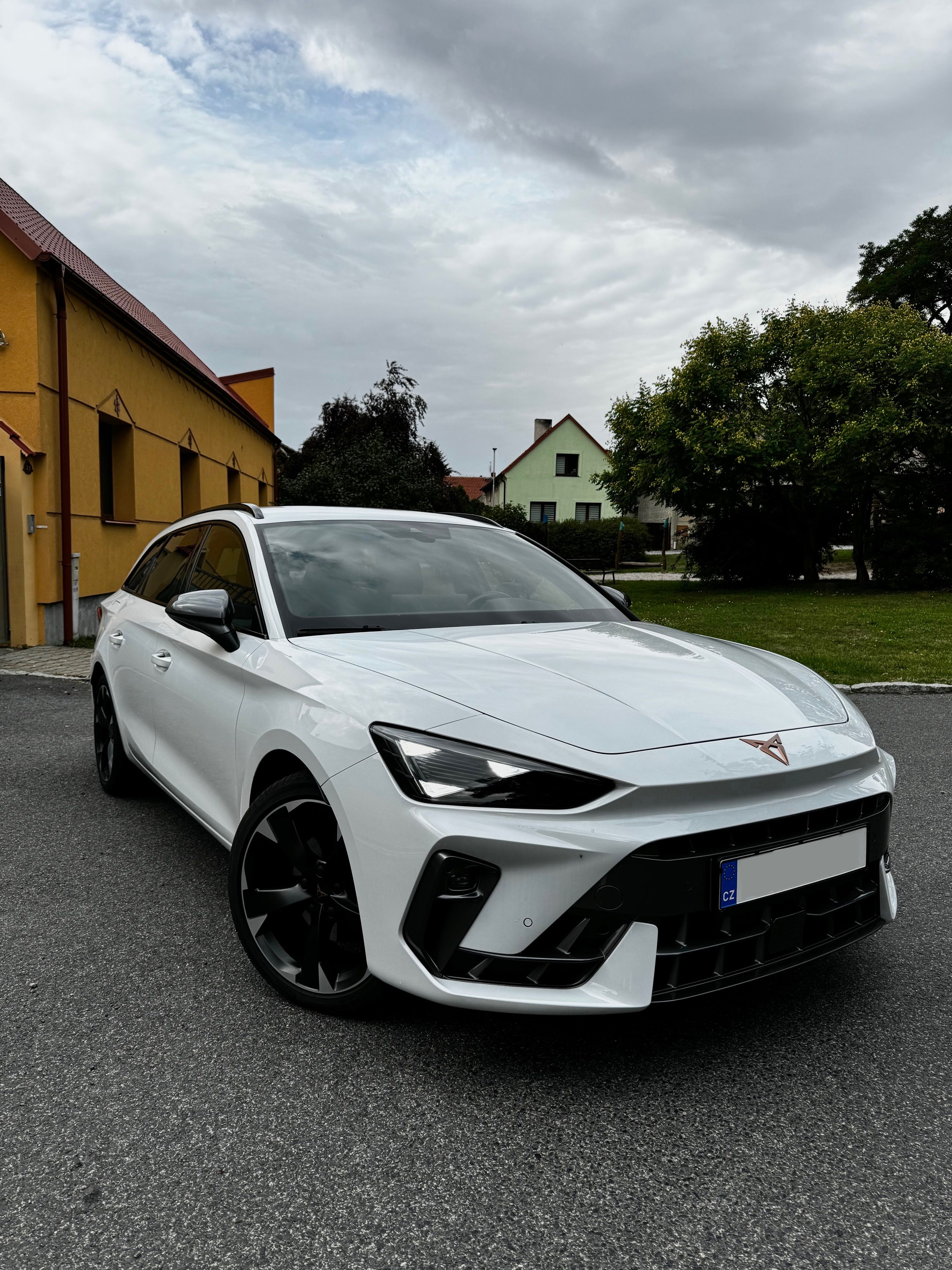 Cupra Leon, 1.5 TSI DSG - 110kW - V ZÁRUCE - fotka 3