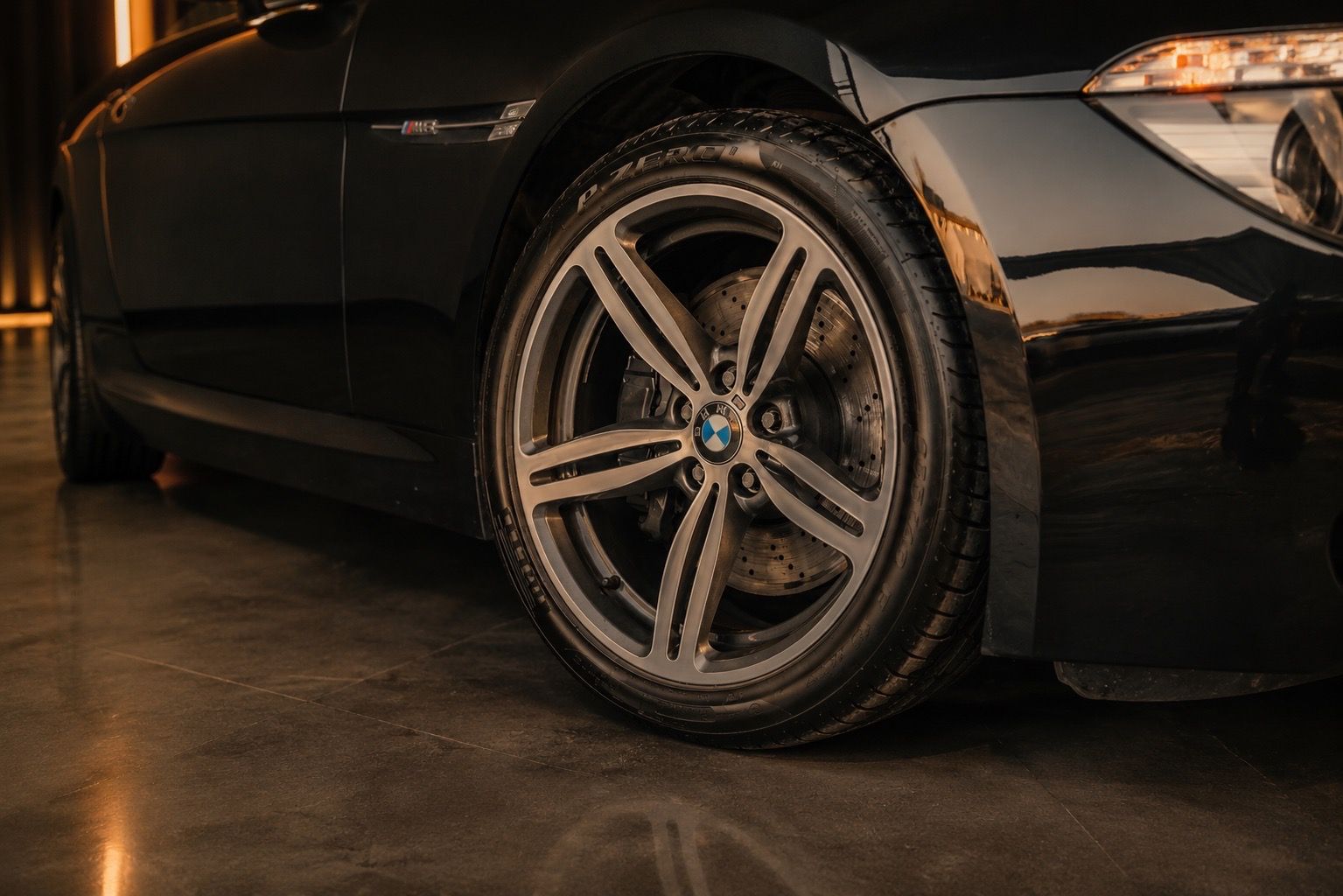 BMW M6, e63*5.O V1O*373kW*DPH*R19 - fotka 6