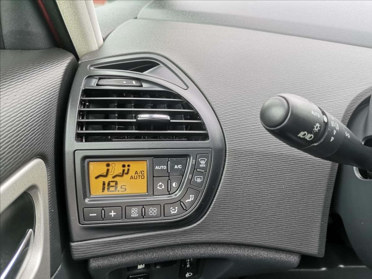Citroën C4 Picasso, 1,6 RED - fotka 6