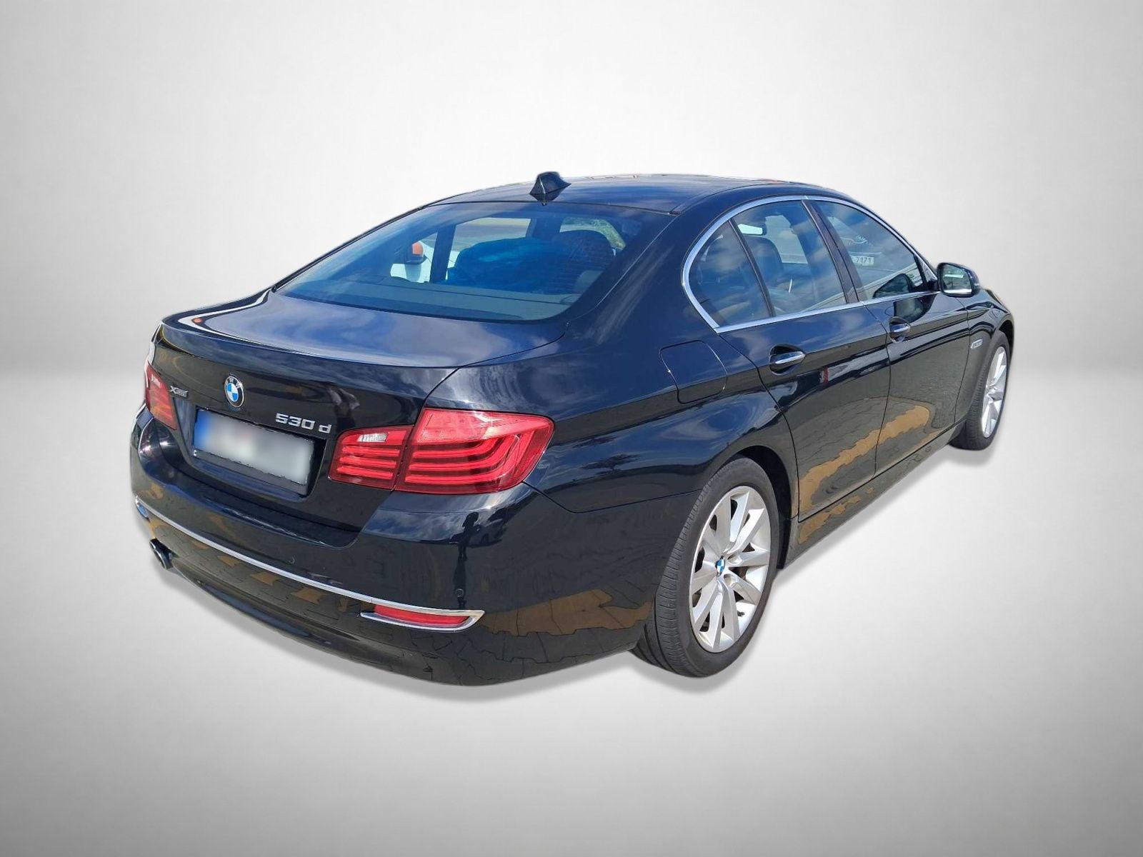 BMW Řada 5, 530d xDrive, Luxury Line, 4X4 - fotka 2