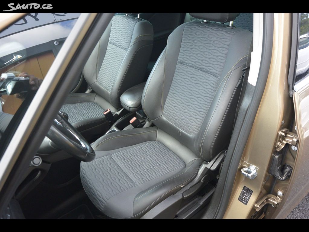 Opel ZAFIRA 2015 from Czech Republic
