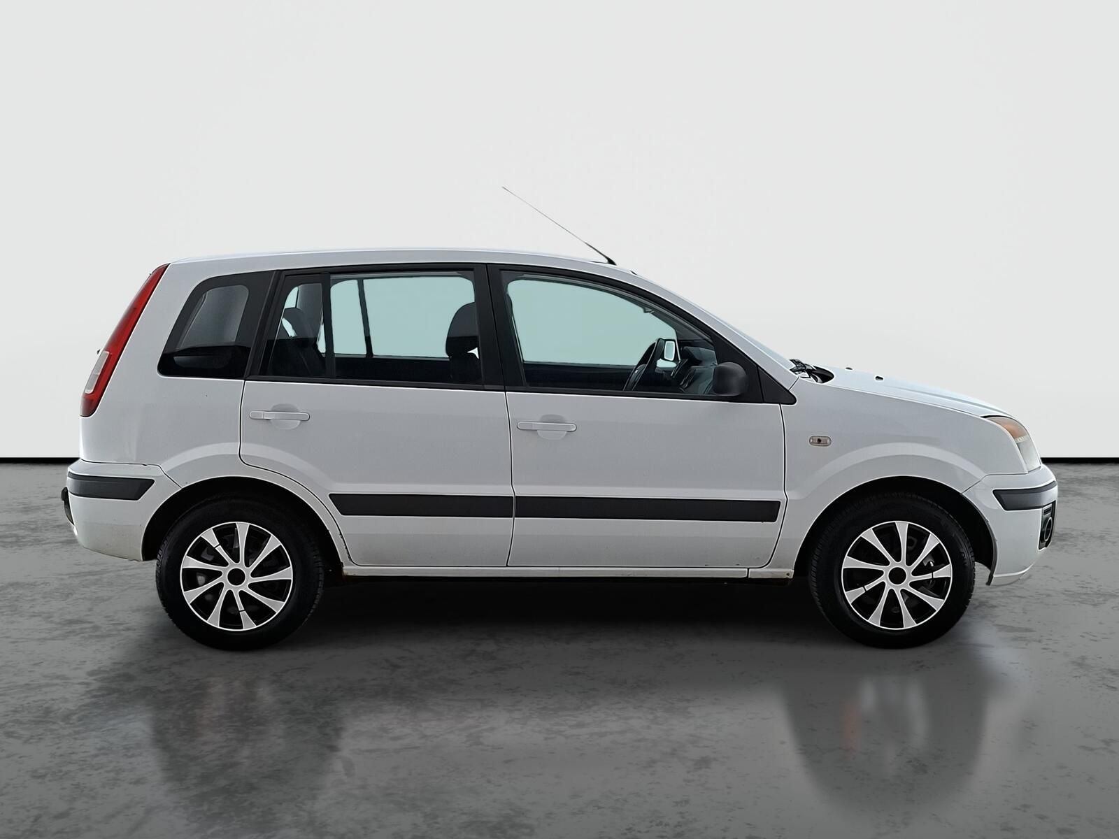 Ford Fusion, 1.4, po STK, Automatická klima - fotka 6
