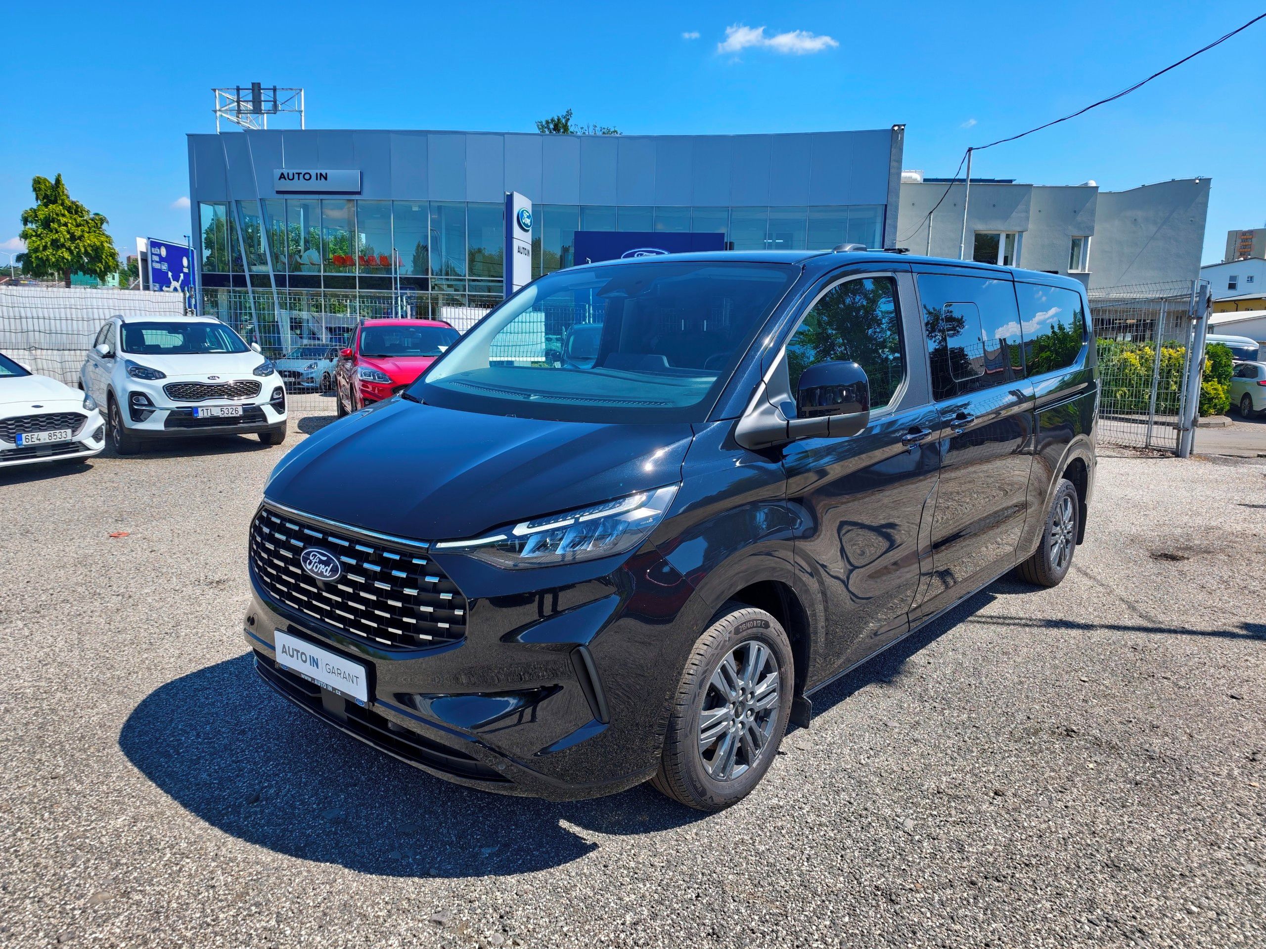 Ford Tourneo Custom, L2 , Titanium , čr, 1.majitel