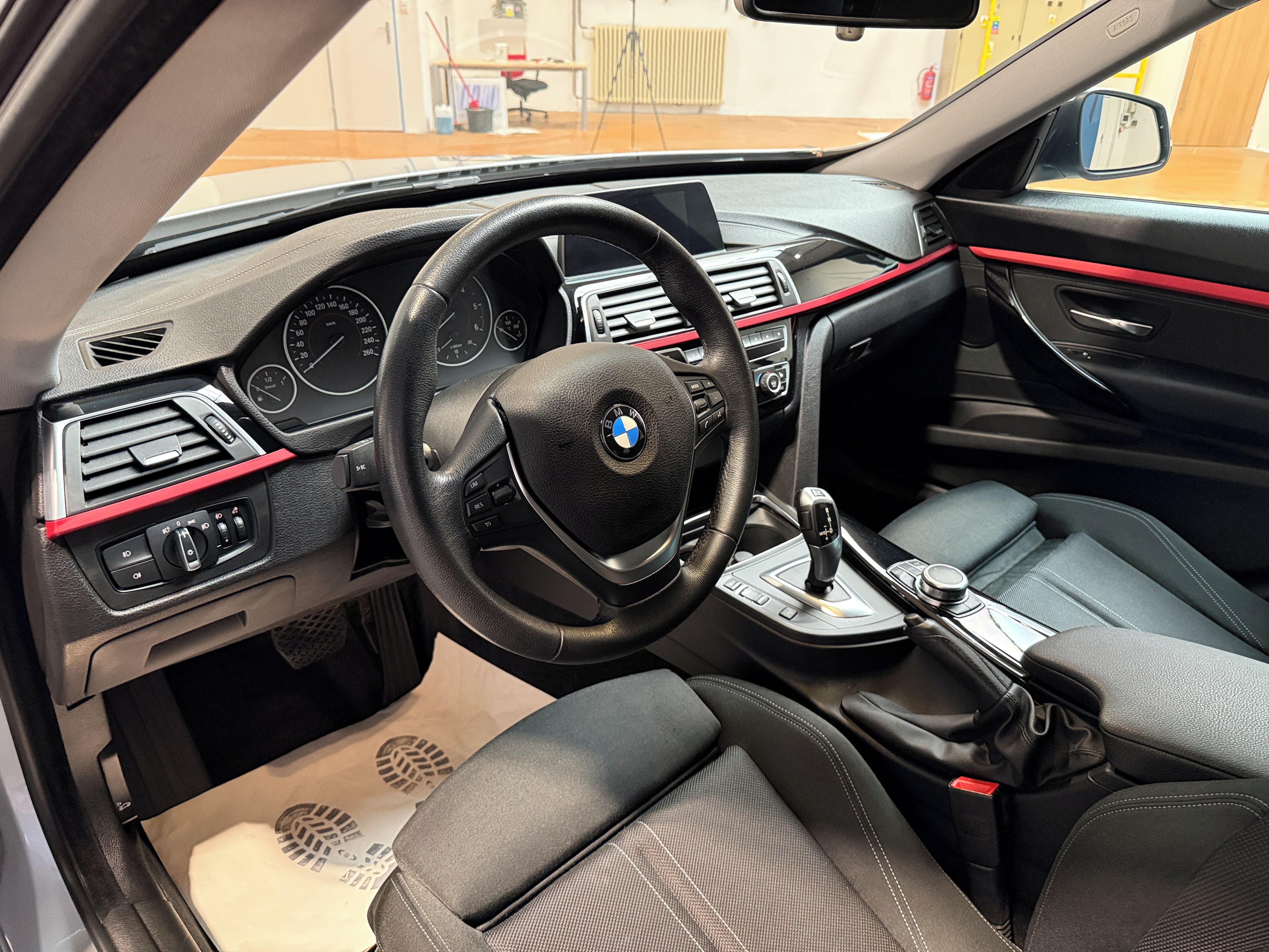 BMW Řada 3, 2.0 320d xDrive SPORT LINE Gra - fotka 5