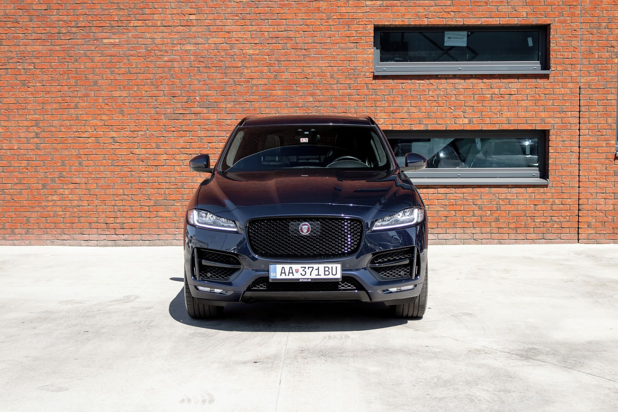 Jaguar F-Pace, P250 R-Dynamic AWD PANO|LED - fotka 4