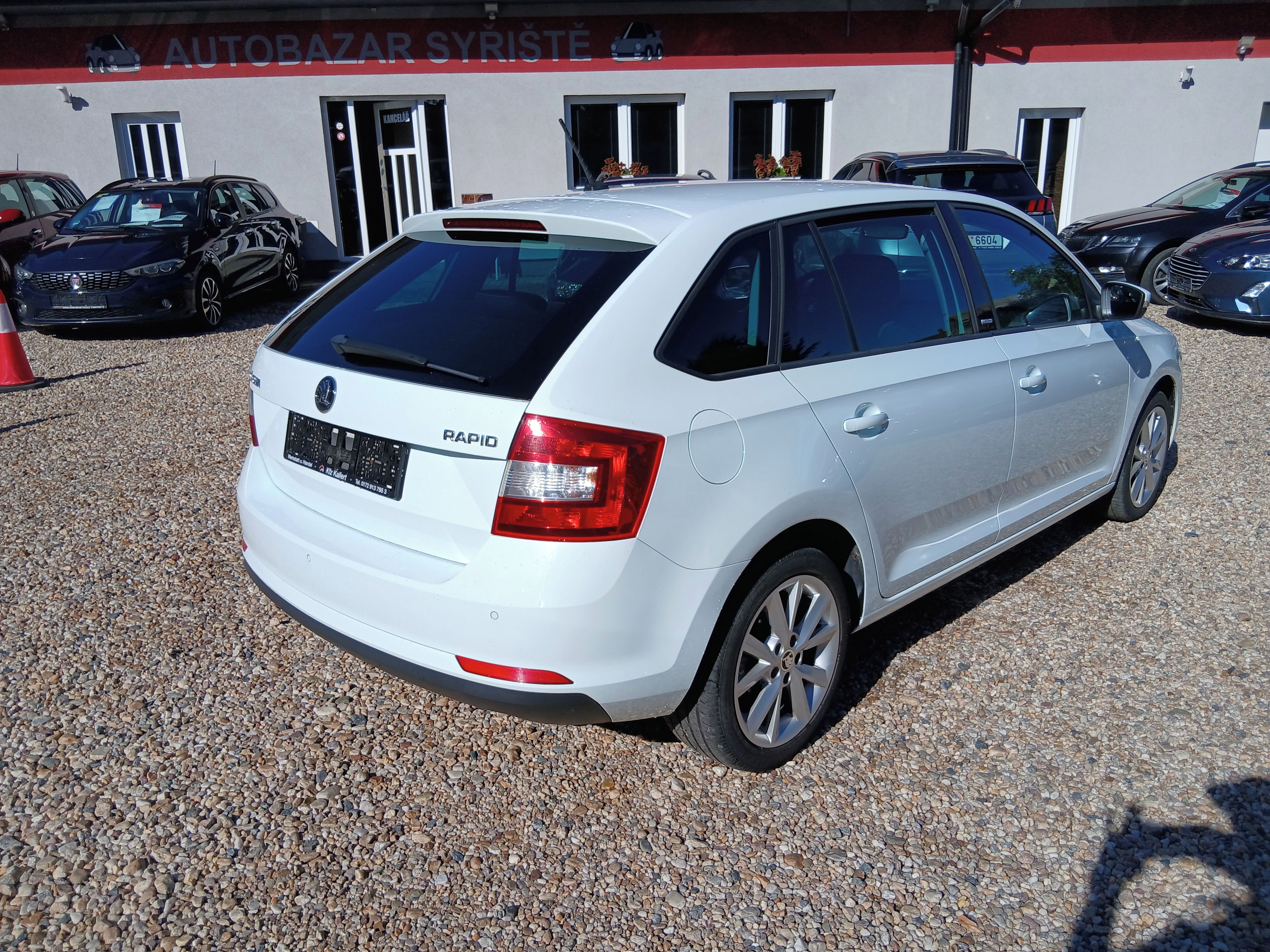 Škoda Rapid, 1.6 TDi 85KW JOY +Zim. kola - fotka 5