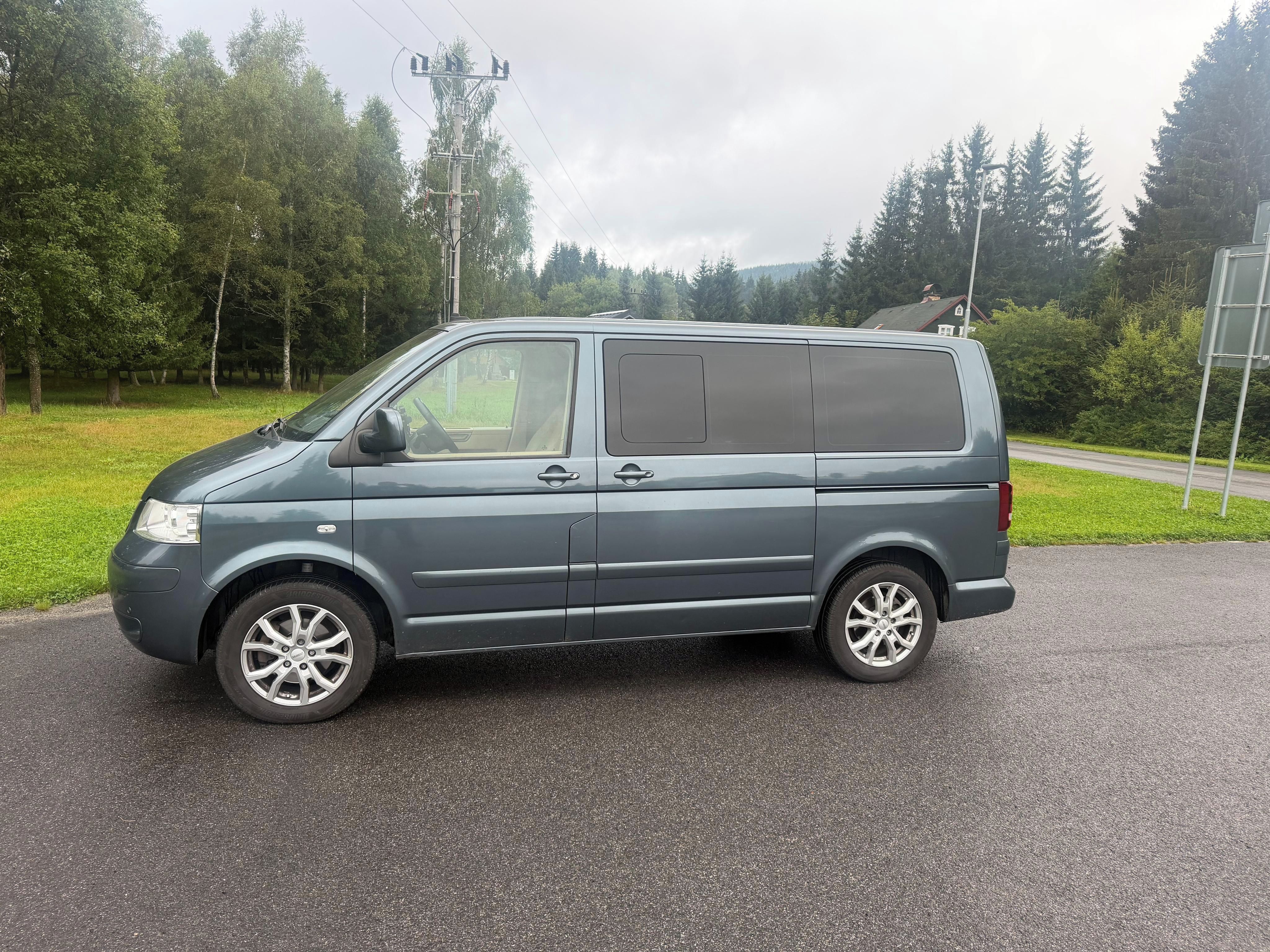 Volkswagen Multivan, 2,5 TDI HIGHLINE - fotka 2