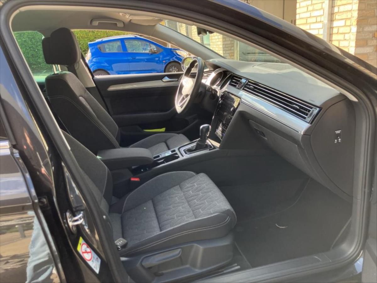Volkswagen Passat, 2,0 - fotka 6