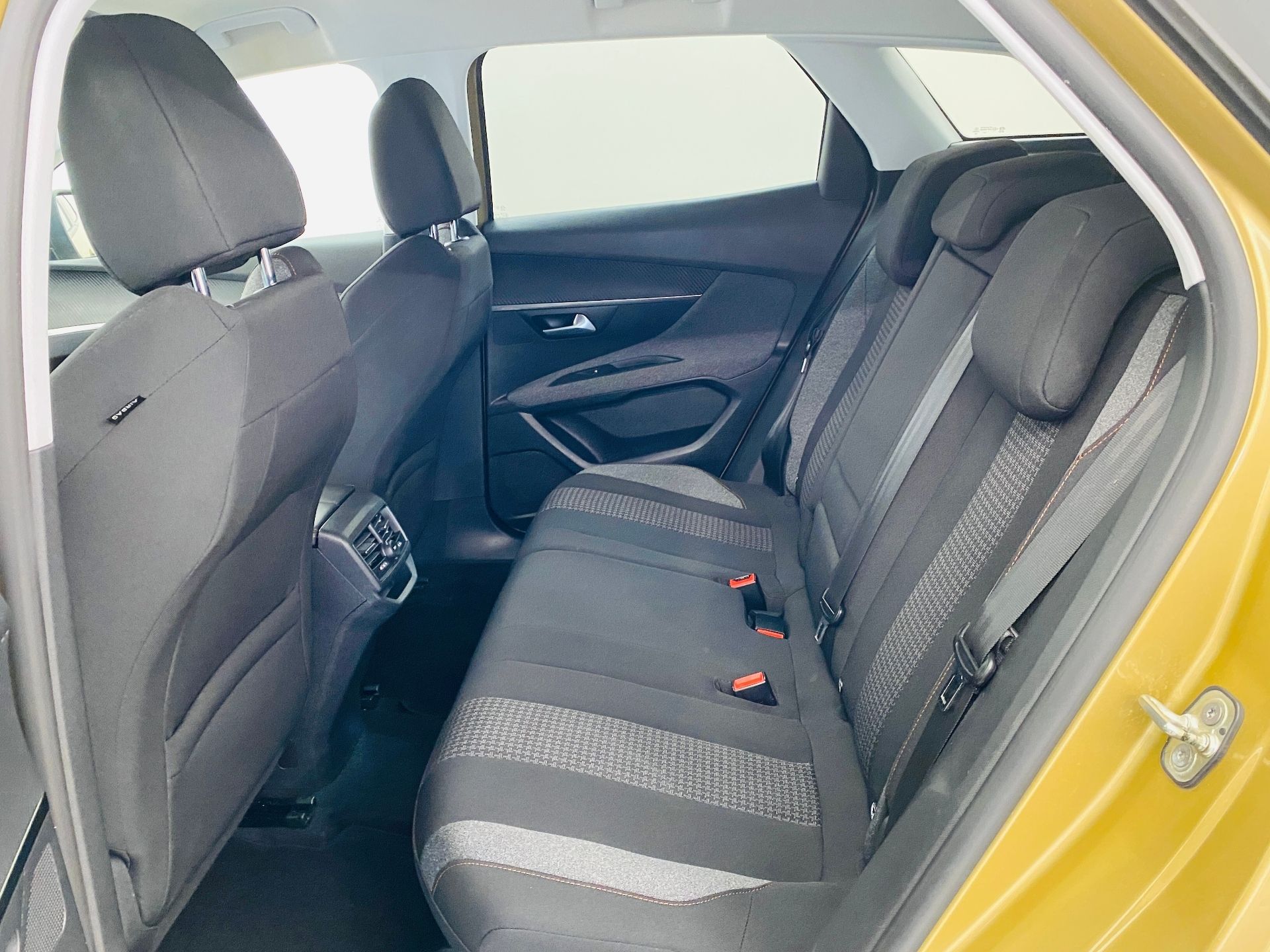 Peugeot 3008, 1.2 PureTech 96kW Active - fotka 6