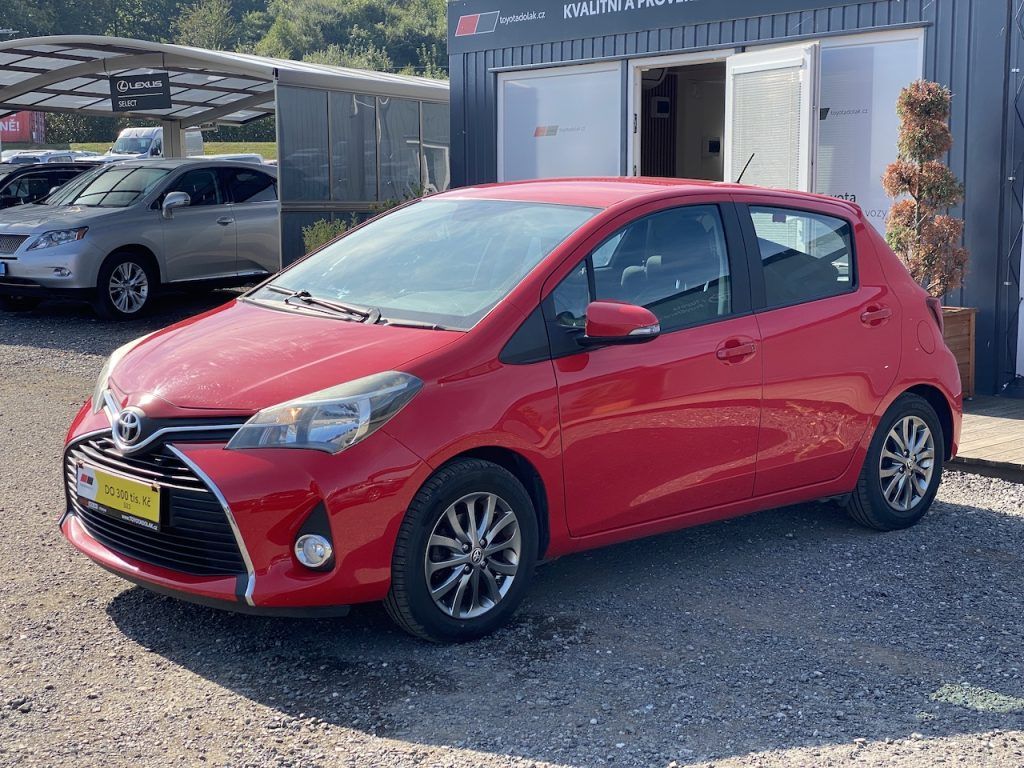 Toyota Yaris, 1.0i, ČR, Trend, 2x kola - fotka 4