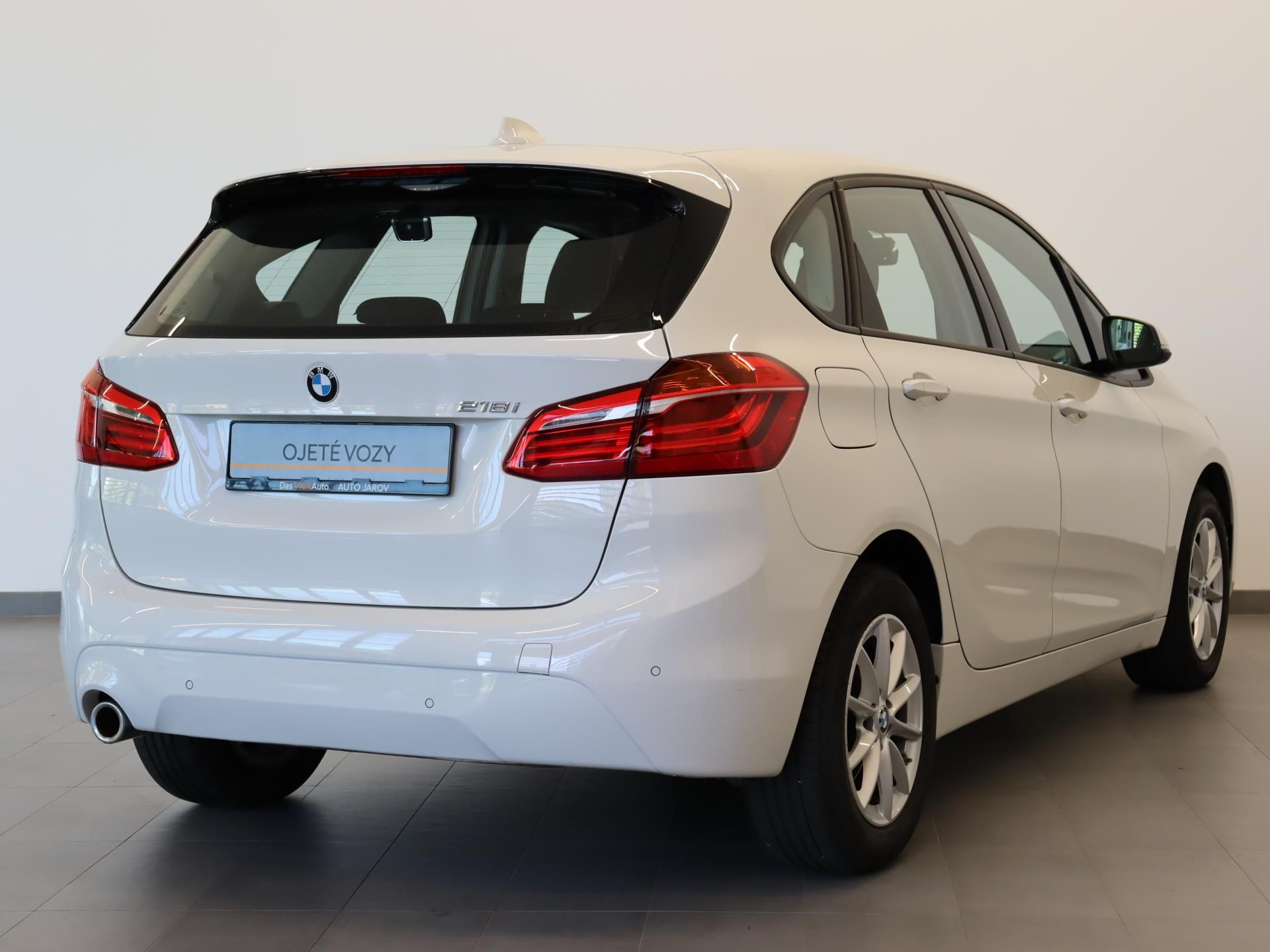 BMW Řada 2, 218i Active Tourer - fotka 2