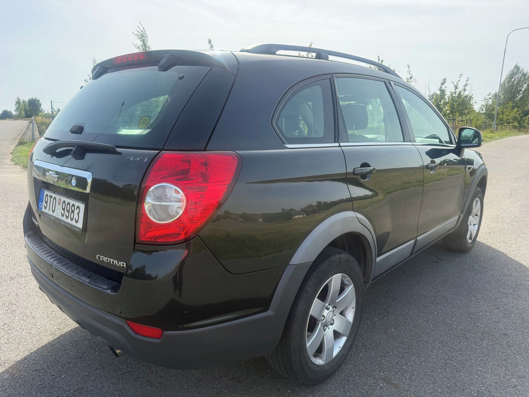 Chevrolet Captiva, 2,4  BENZIN *LPG* 7 MÍST - fotka 5