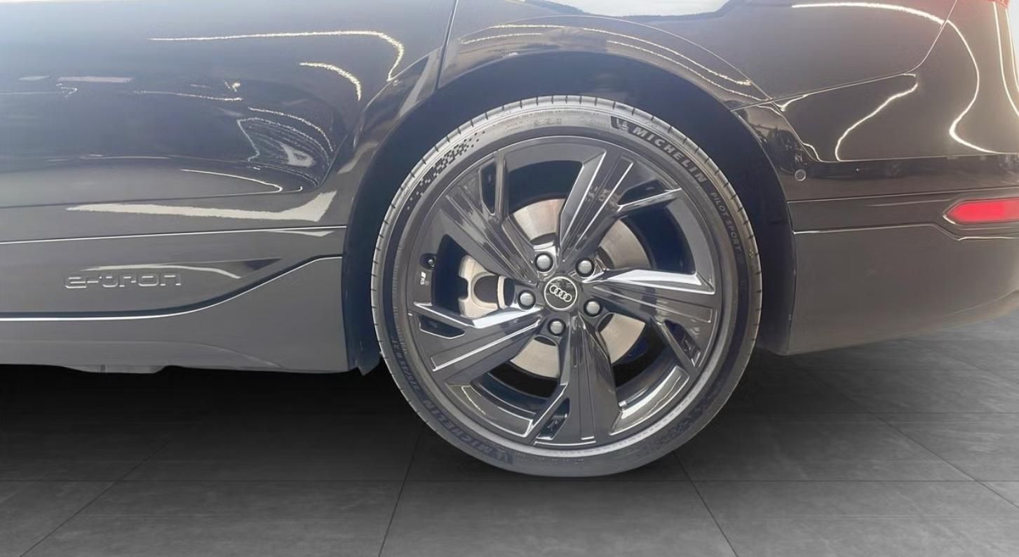 Audi A6 Avant, e-tron Q HuD 360kam Taž Matrix - fotka 2