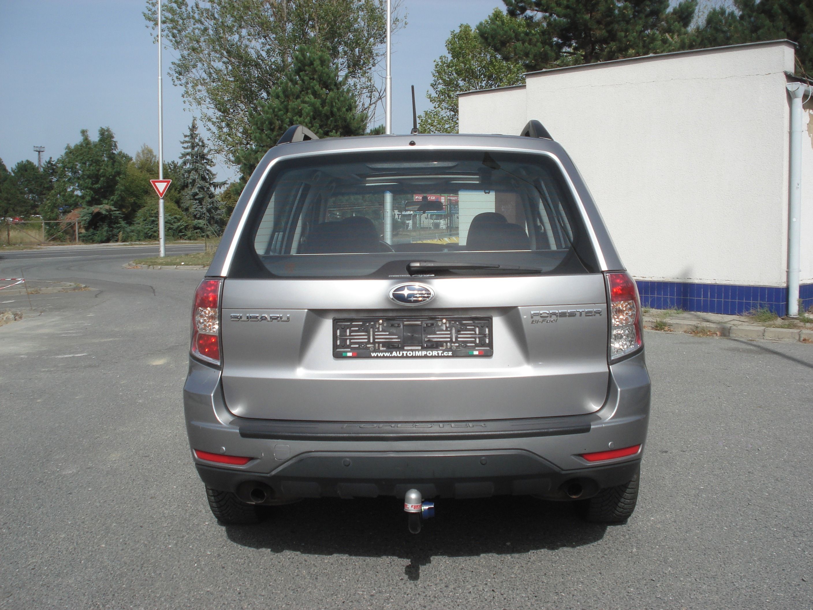Subaru Forester, 2.0i LPG XENONY ŚIBR TAŽNÉ - fotka 4